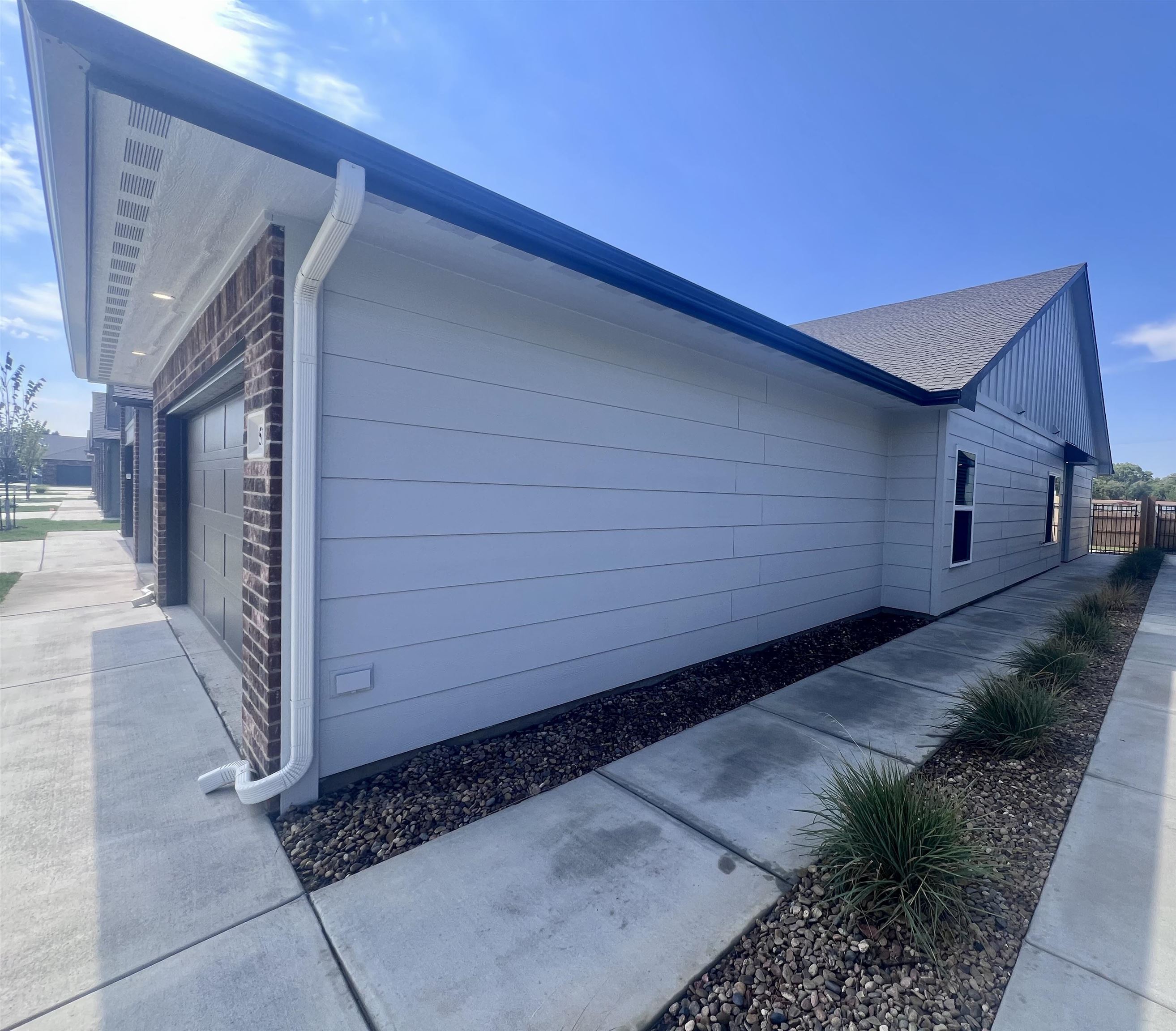 5157 N Sweetwater Road Property Photo 2