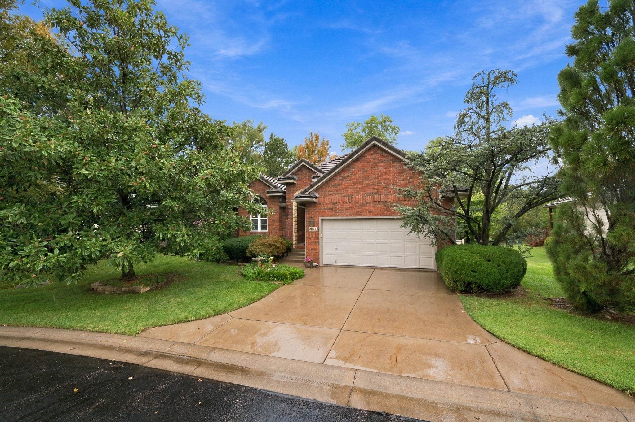 2833 N Plumthicket Cir Property Photo 1