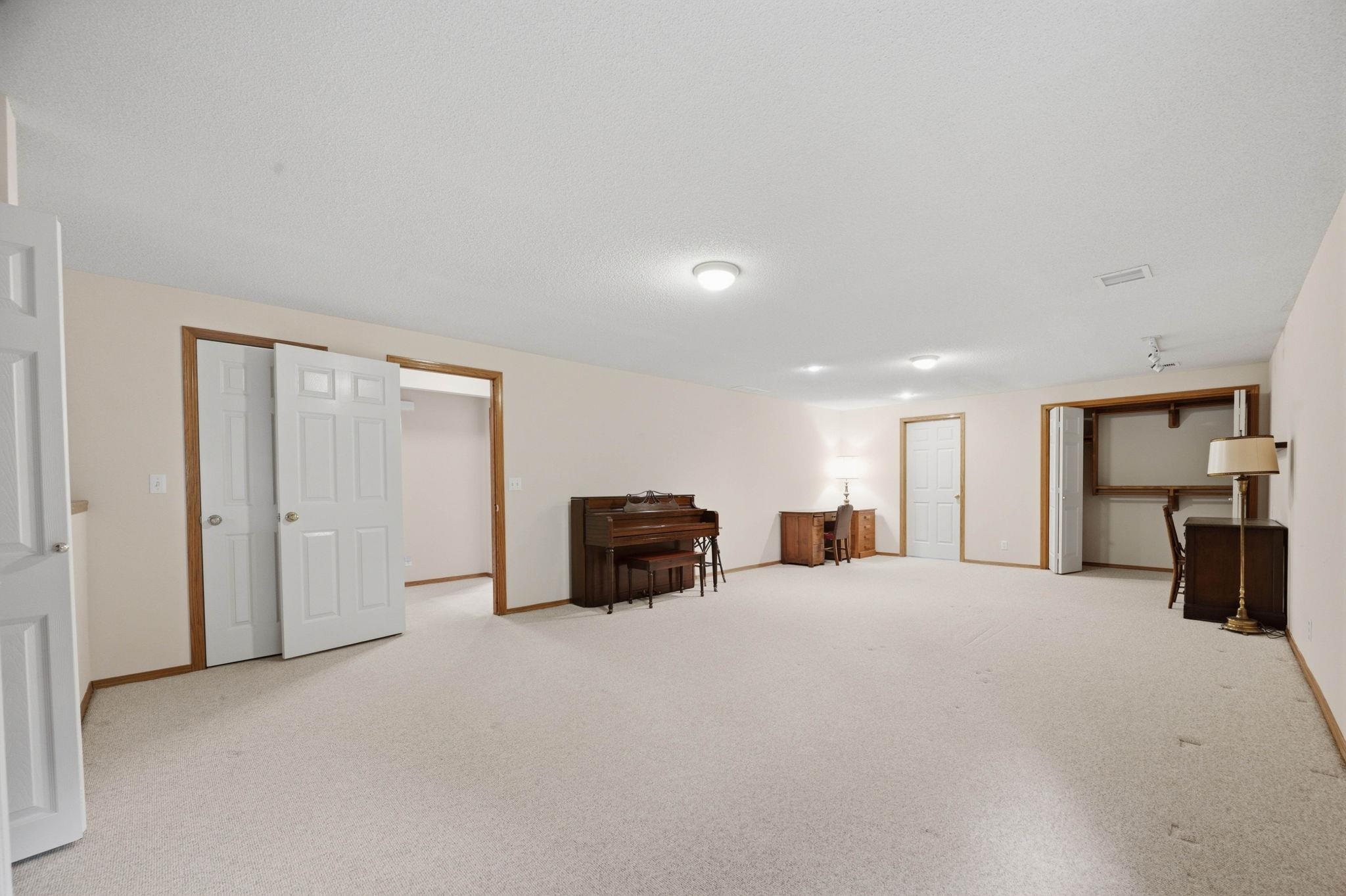 2833 N Plumthicket Cir Property Photo 23