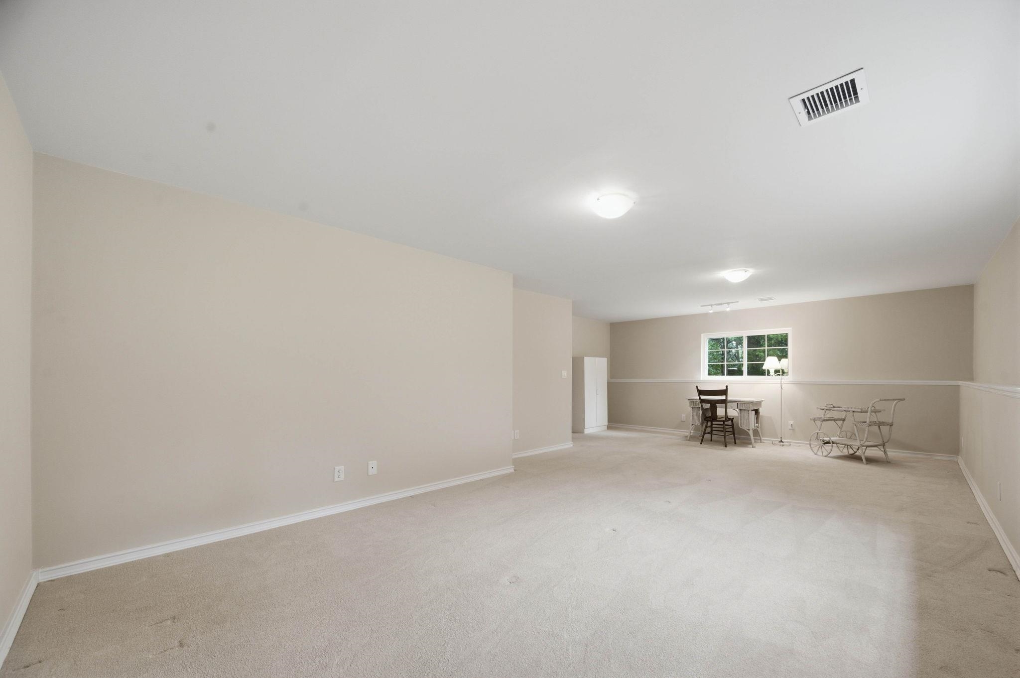 2833 N Plumthicket Cir Property Photo 24