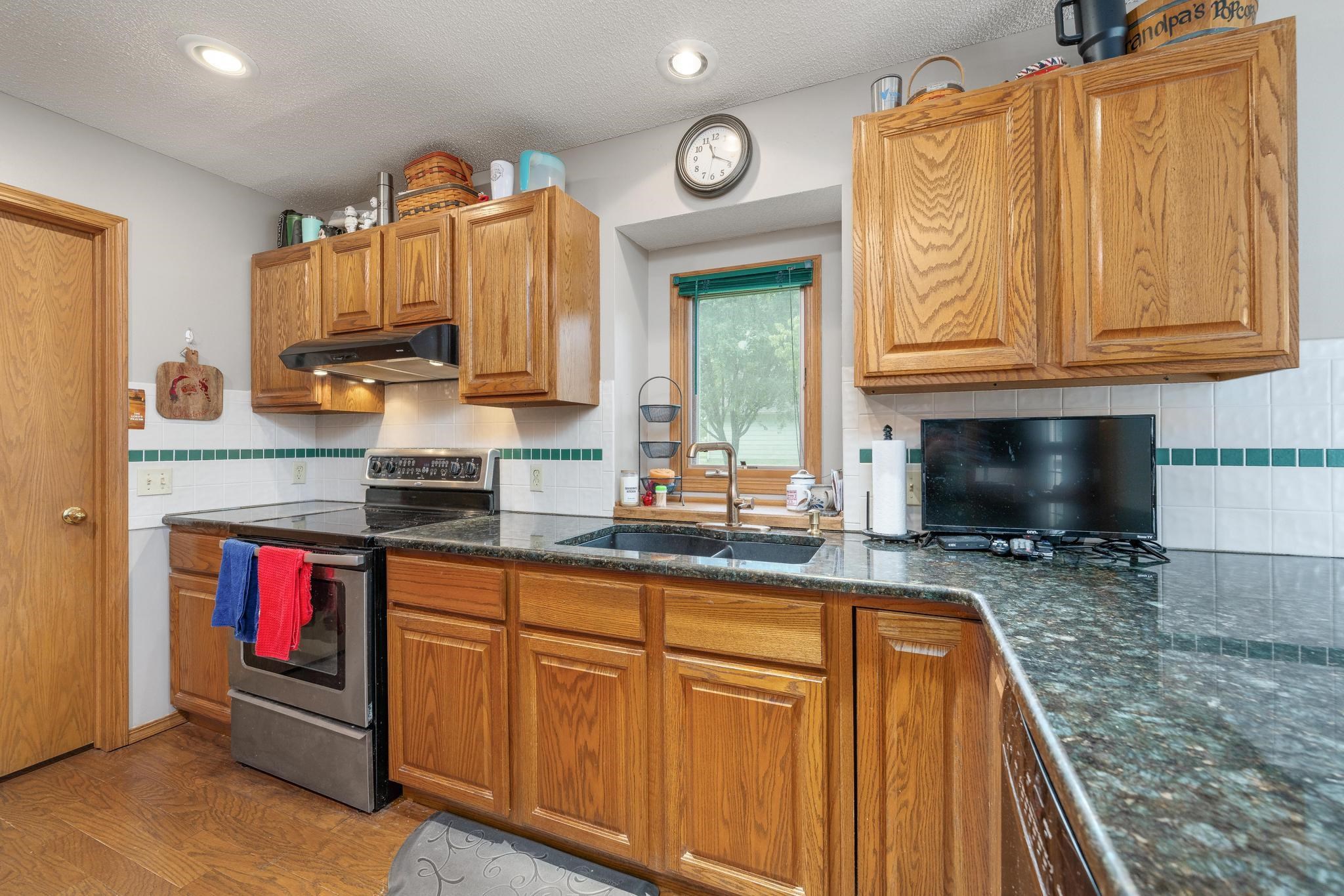 12101 E Moonglow Ave Property Photo 9