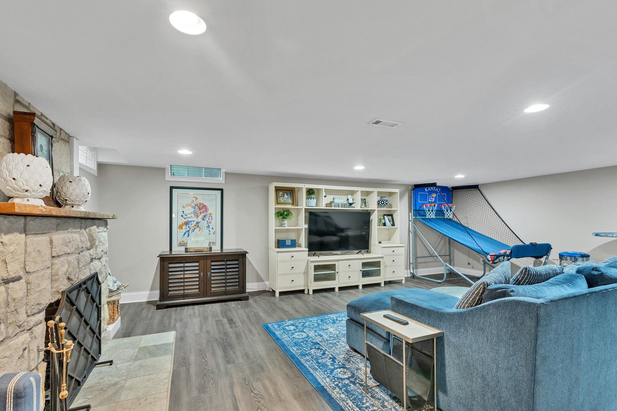 4 N Highland Rd Property Photo 27