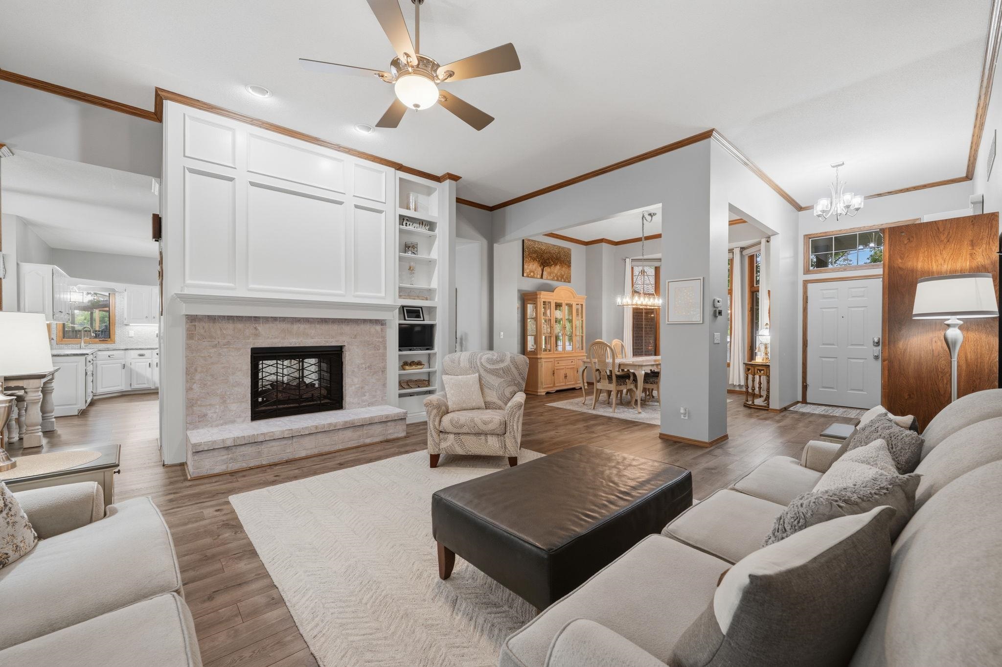 2411 N High Point Cir Property Photo 4