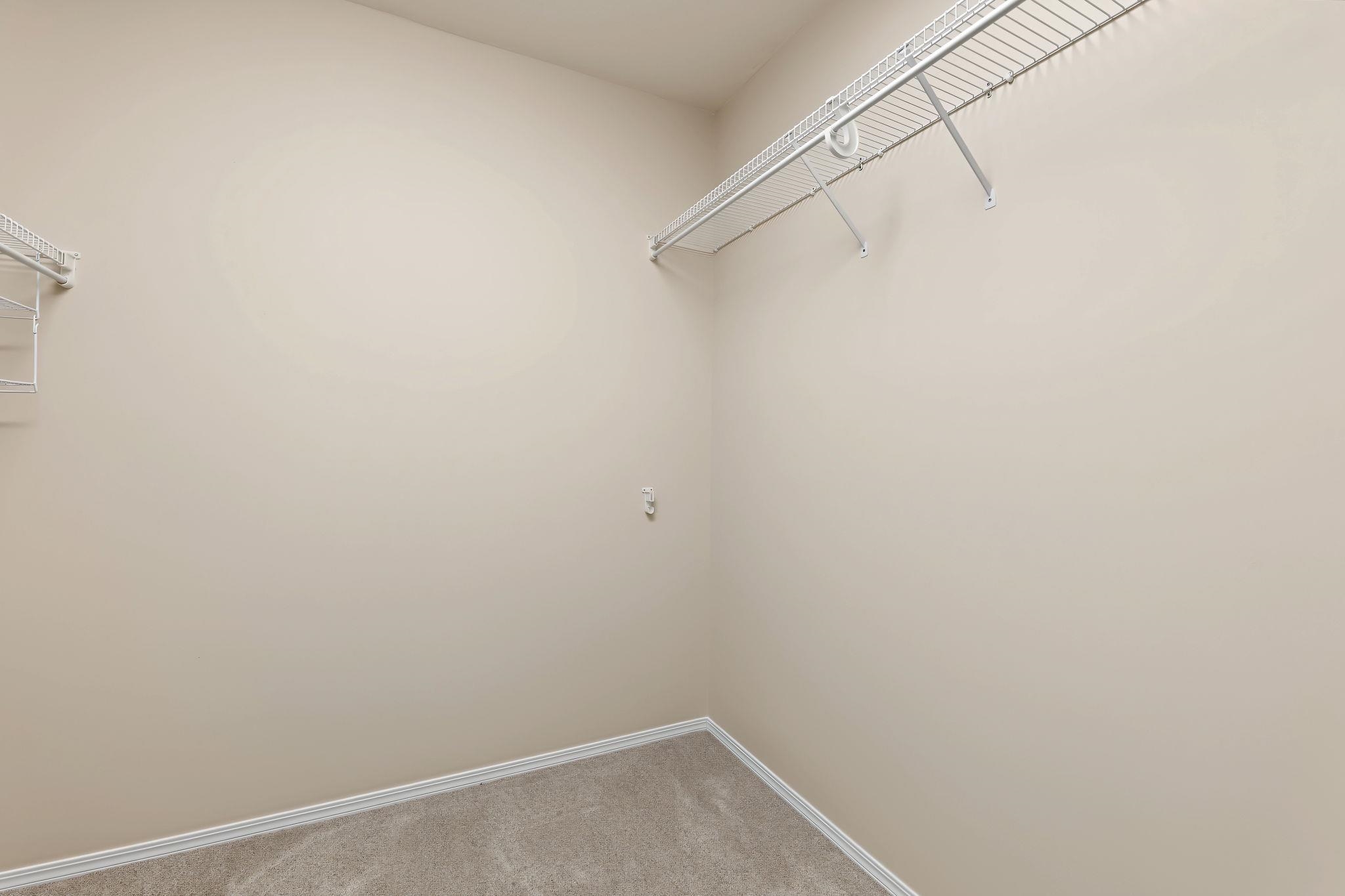 814 N Woodridge St Property Photo 24