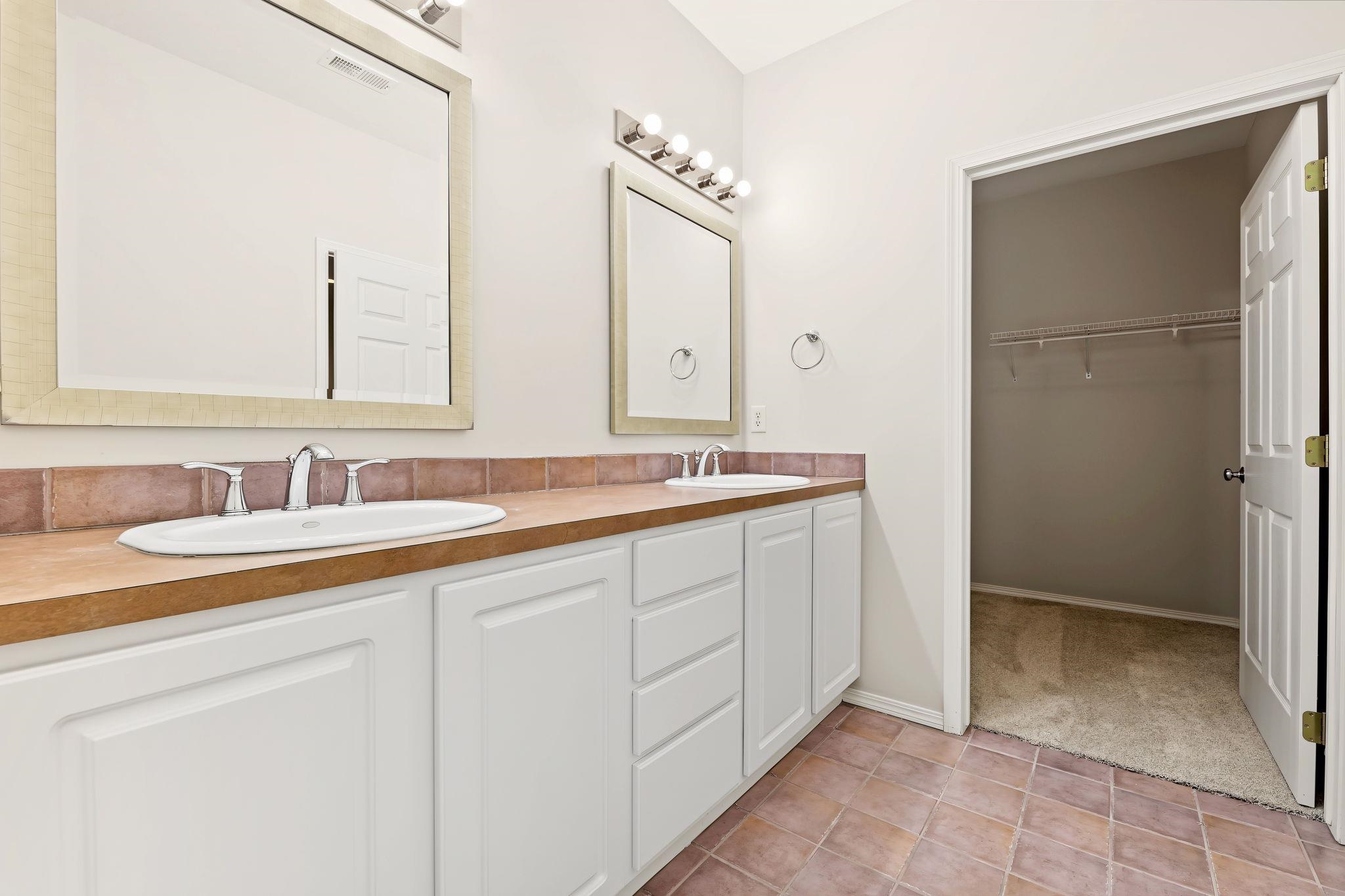 814 N Woodridge St Property Photo 29