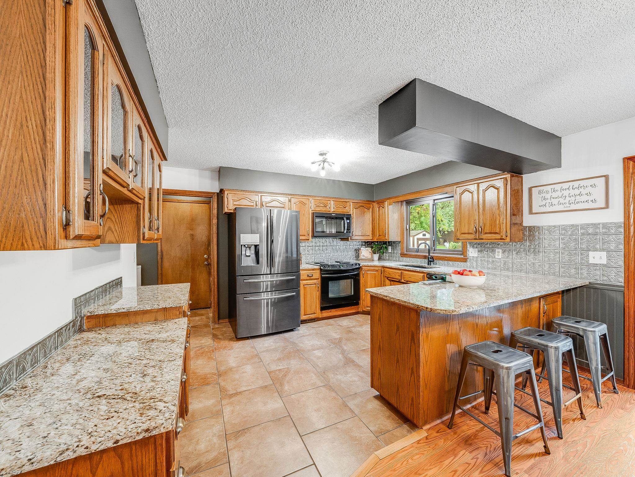 1409 N Wagon Wheel Ct Property Photo 4