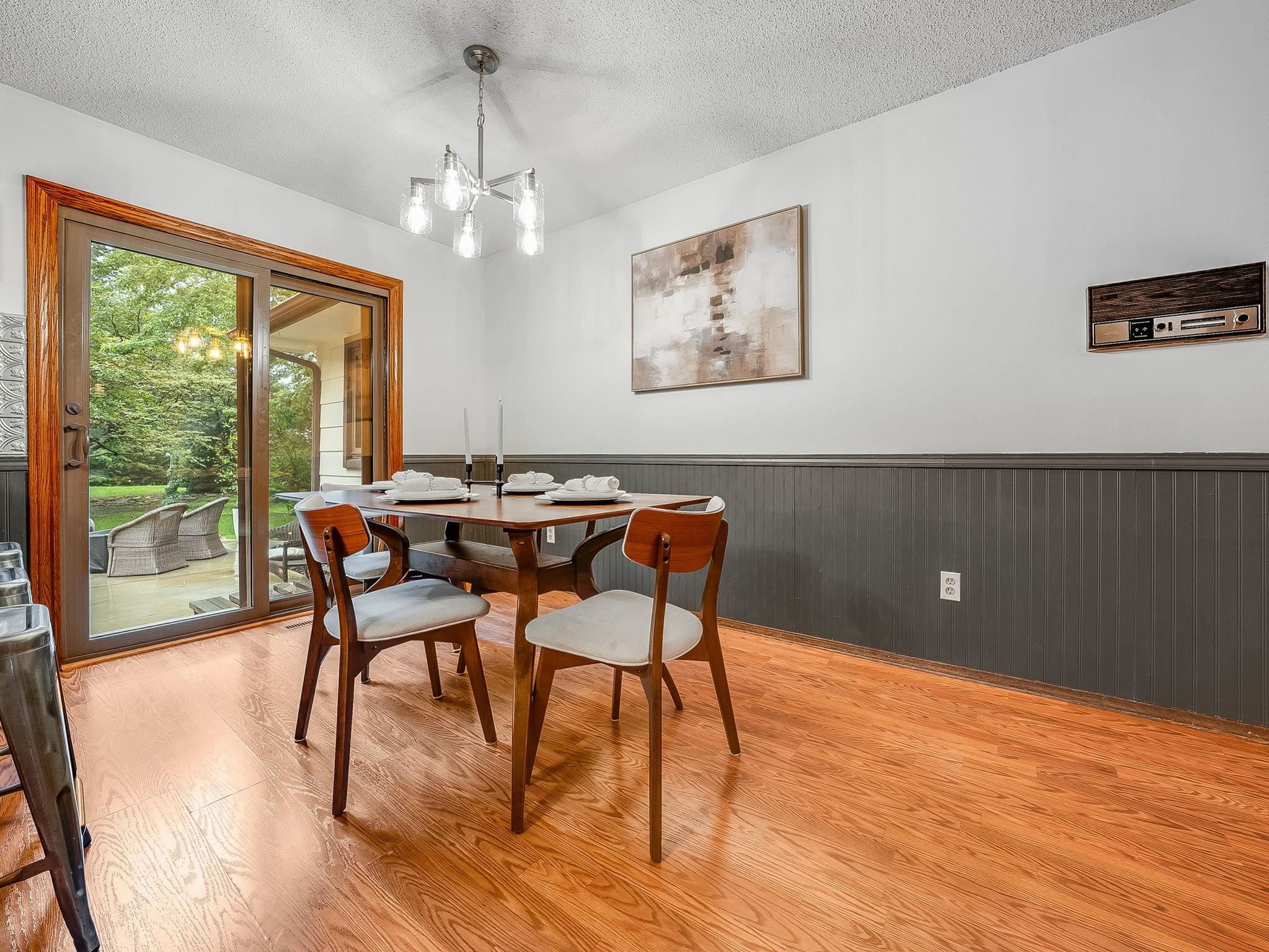 1409 N Wagon Wheel Ct Property Photo 7