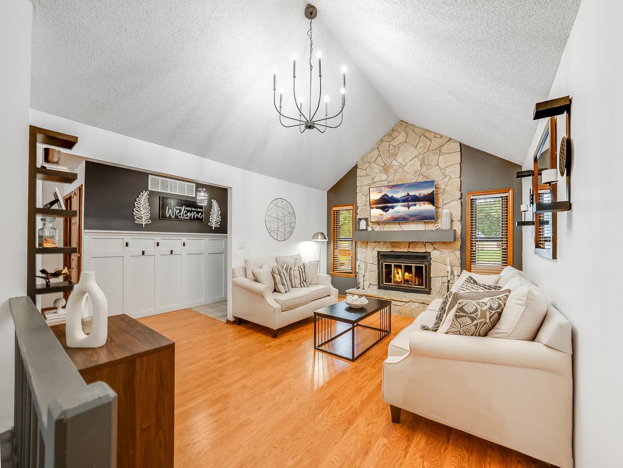 1409 N Wagon Wheel Ct Property Photo 8