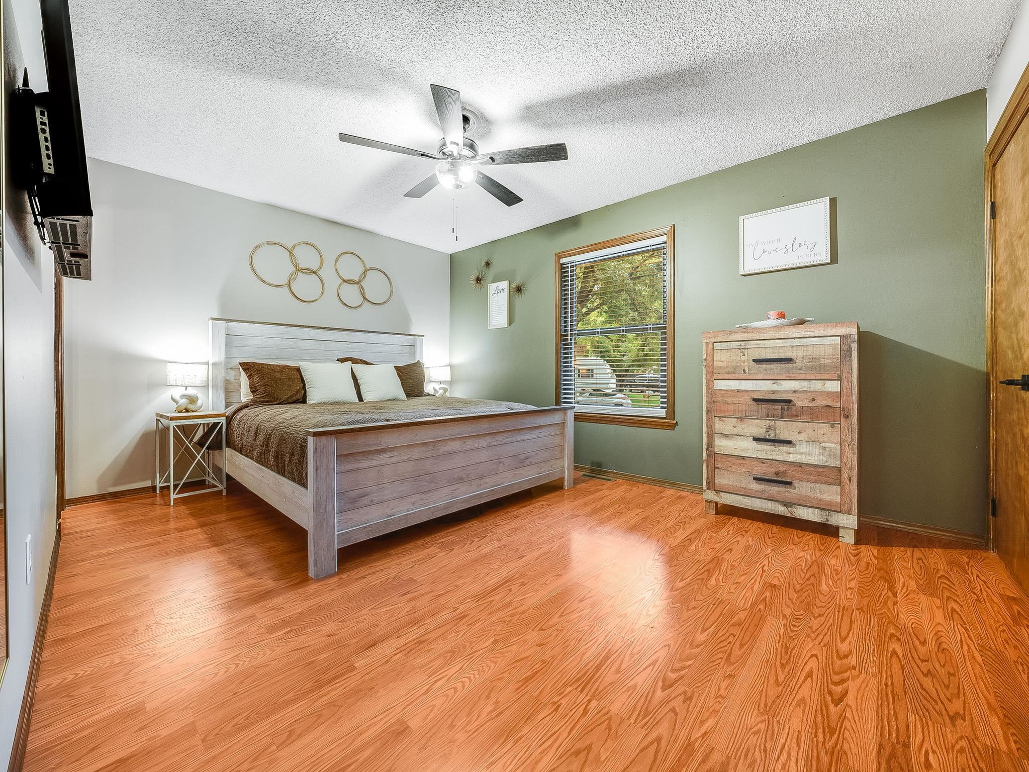 1409 N Wagon Wheel Ct Property Photo 11