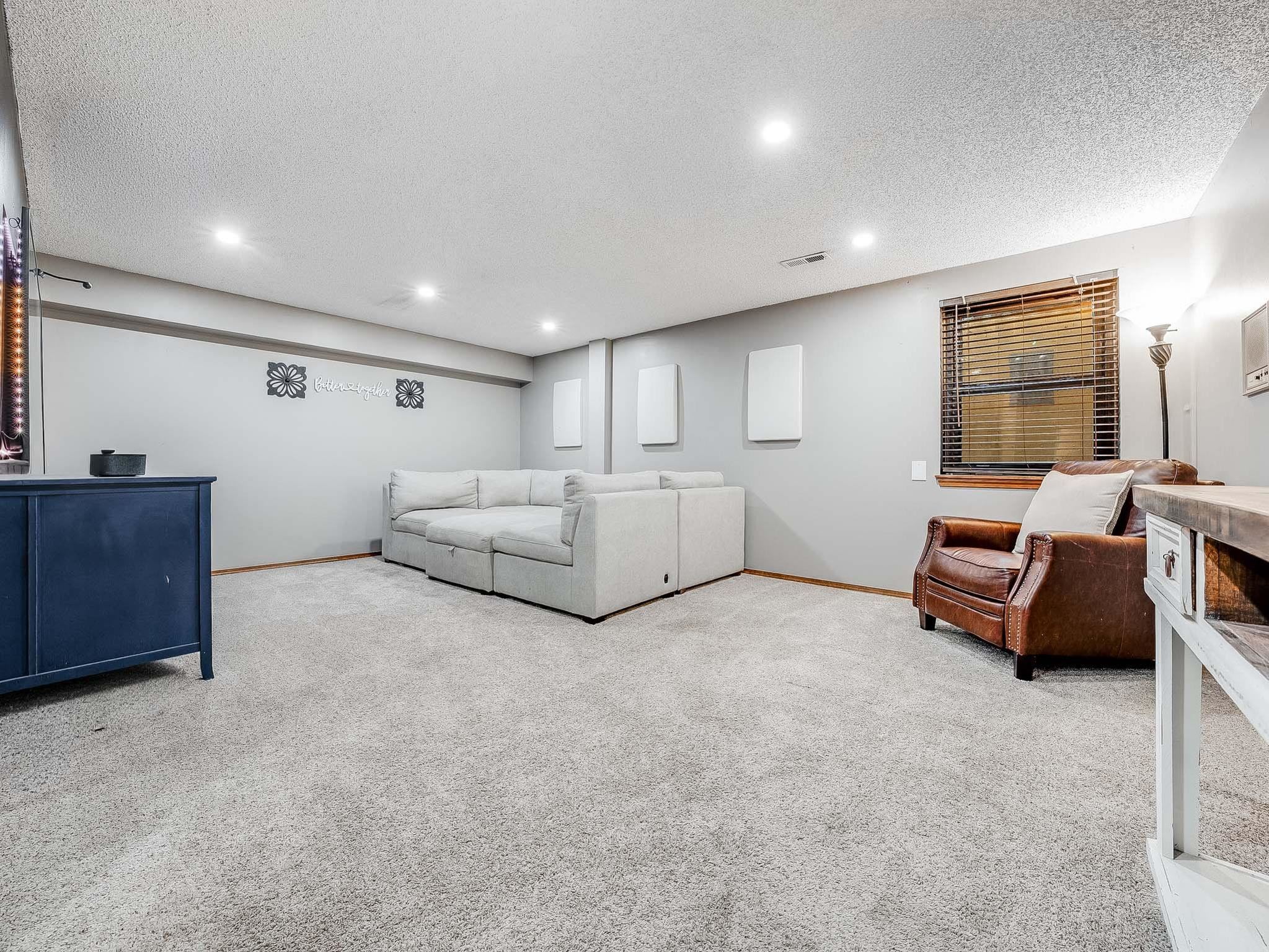 1409 N Wagon Wheel Ct Property Photo 19