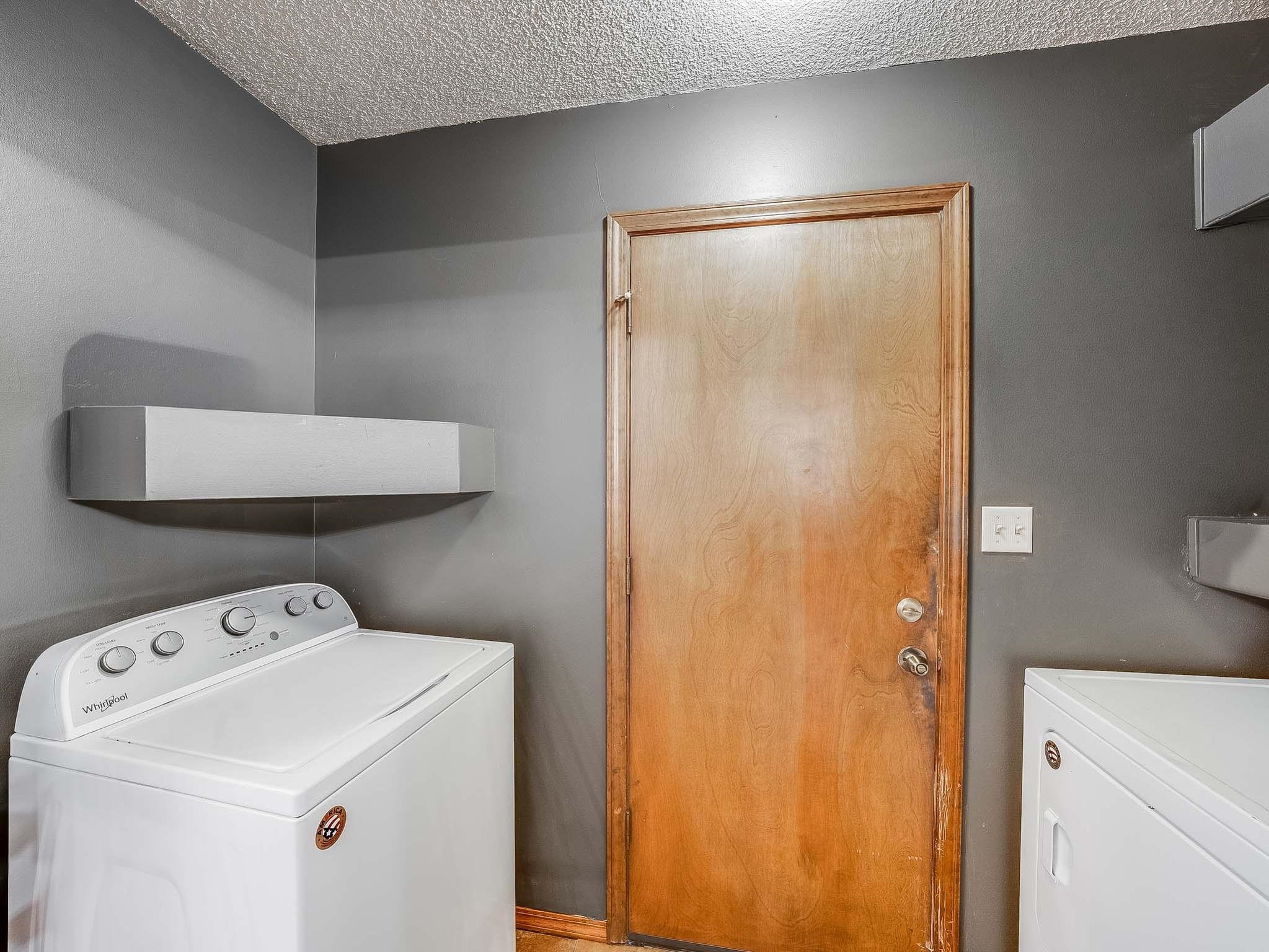 1409 N Wagon Wheel Ct Property Photo 21