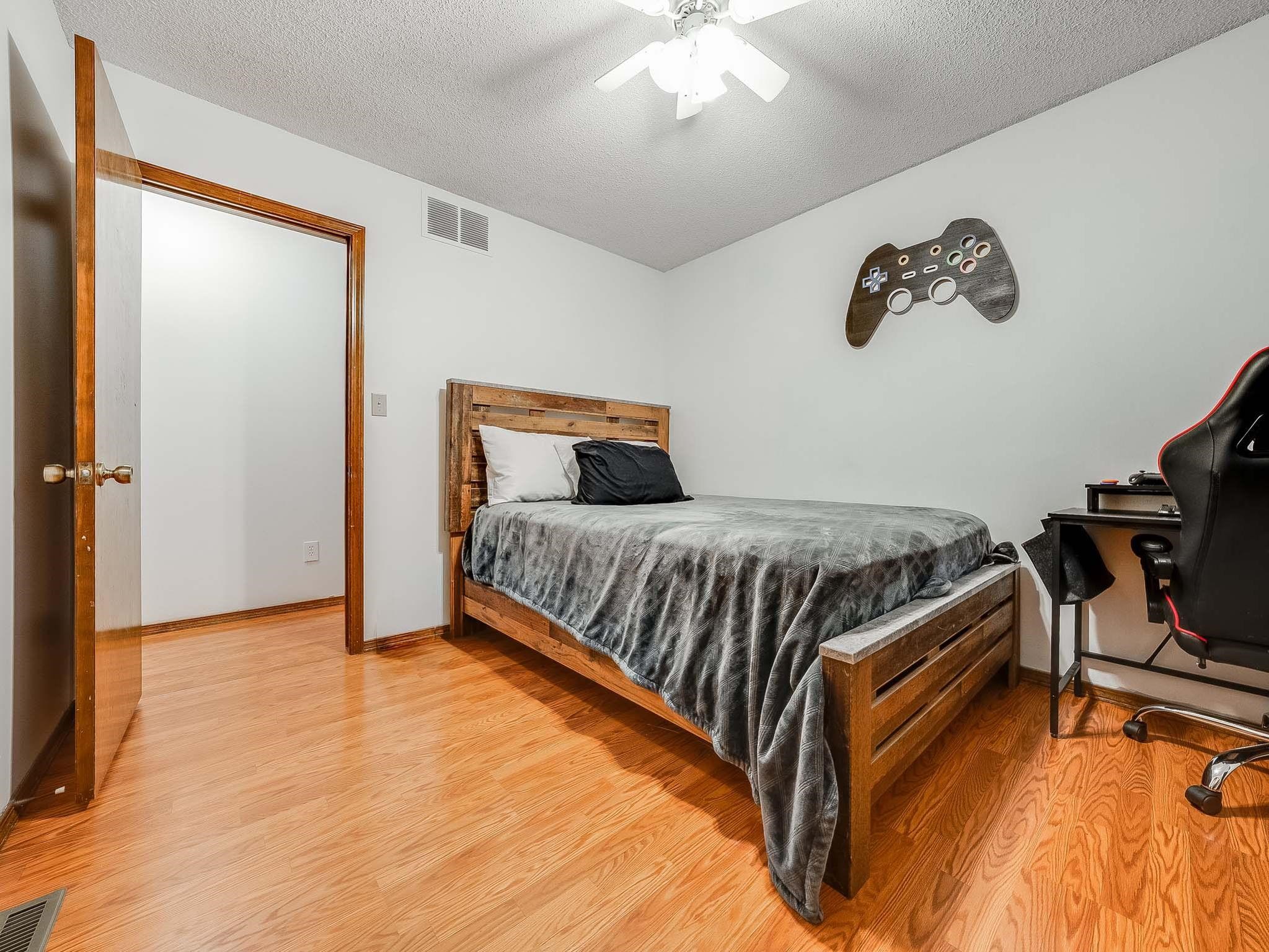 1409 N Wagon Wheel Ct Property Photo 25