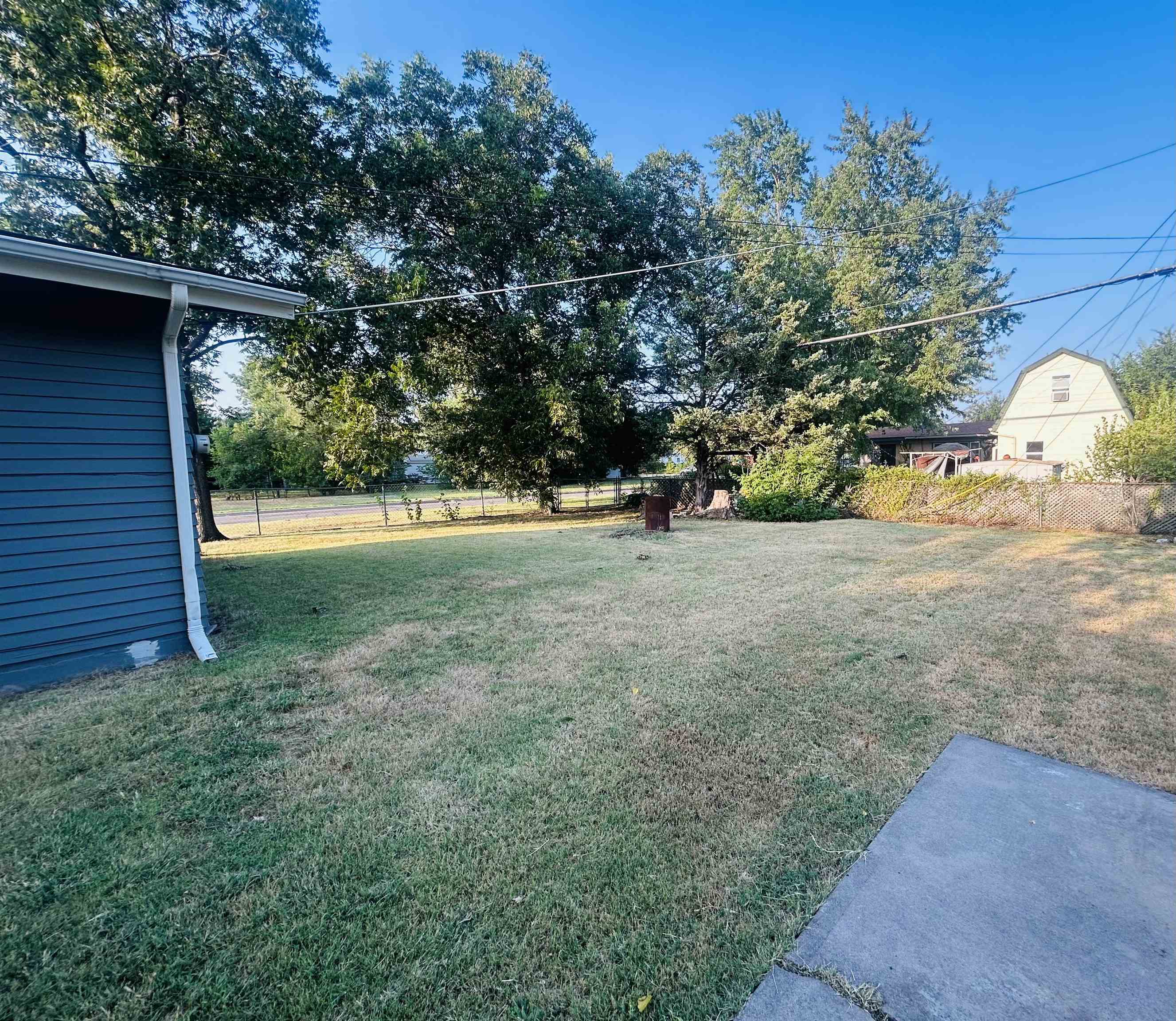 2804 S Everett Property Photo 15