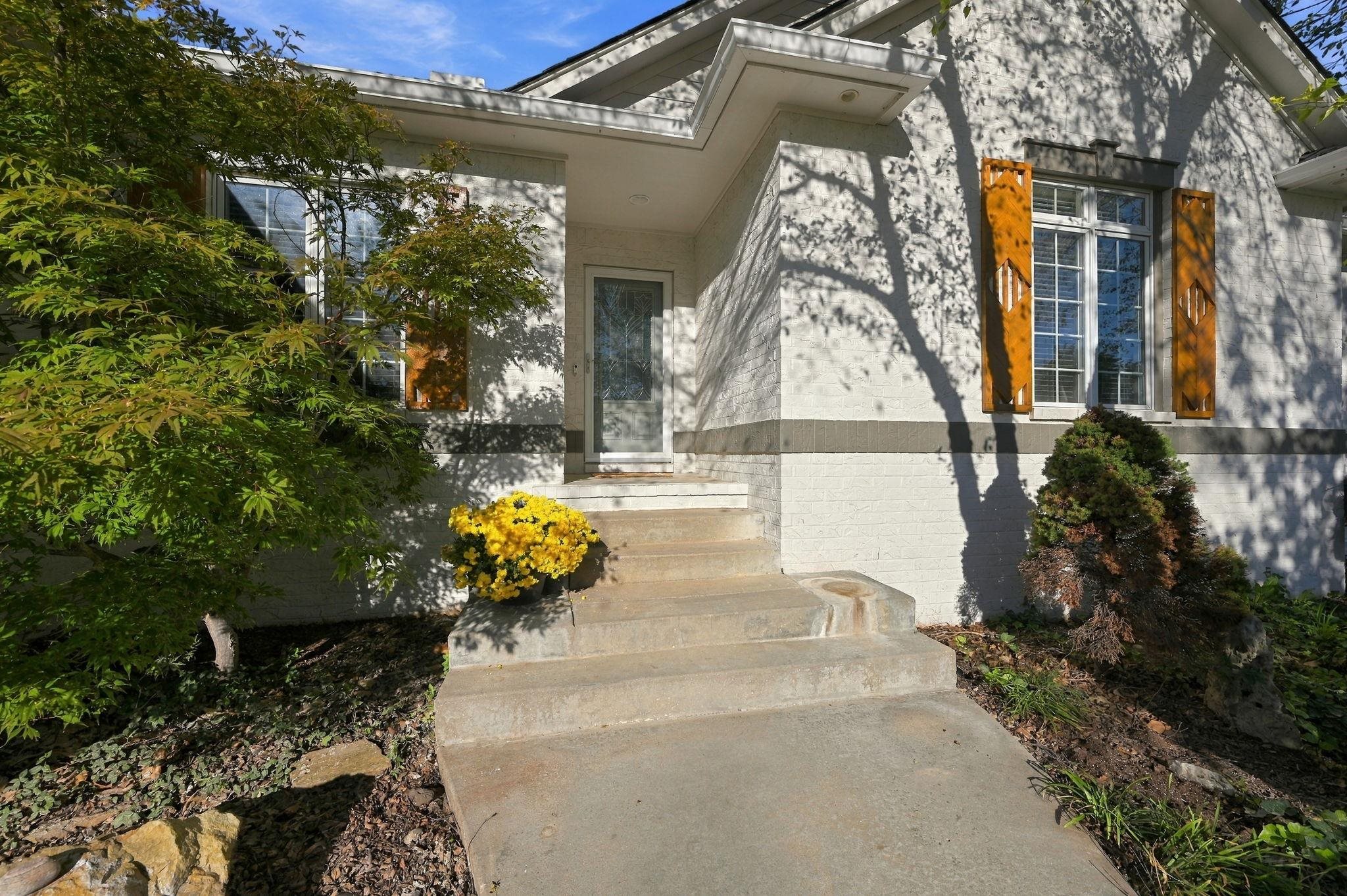 1600 E Tiara Pines Property Photo 2