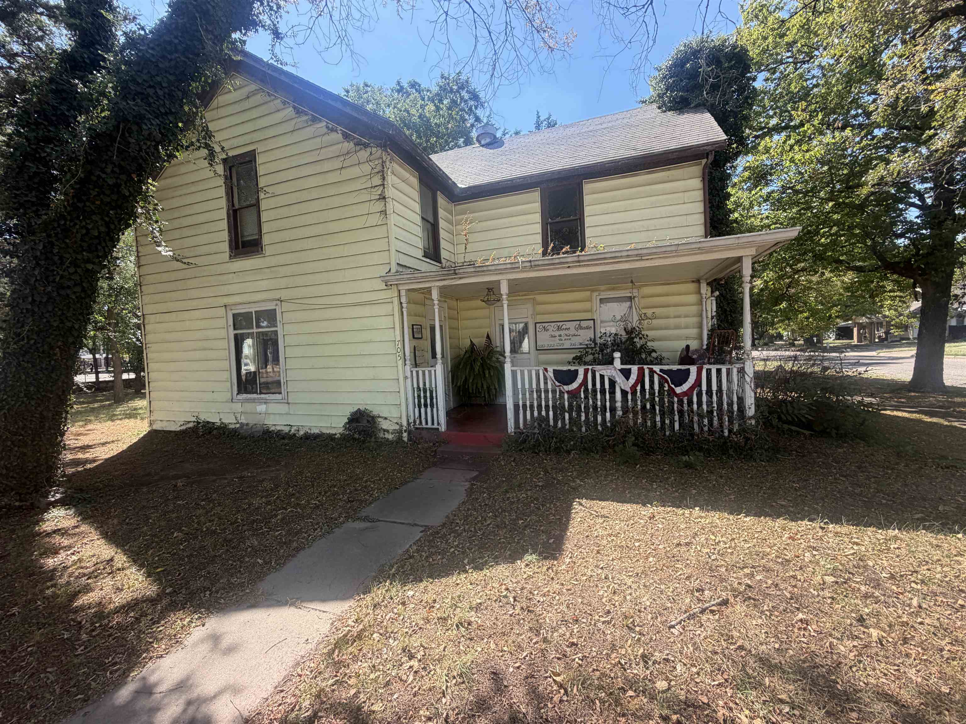 705 Manning Property Photo 2
