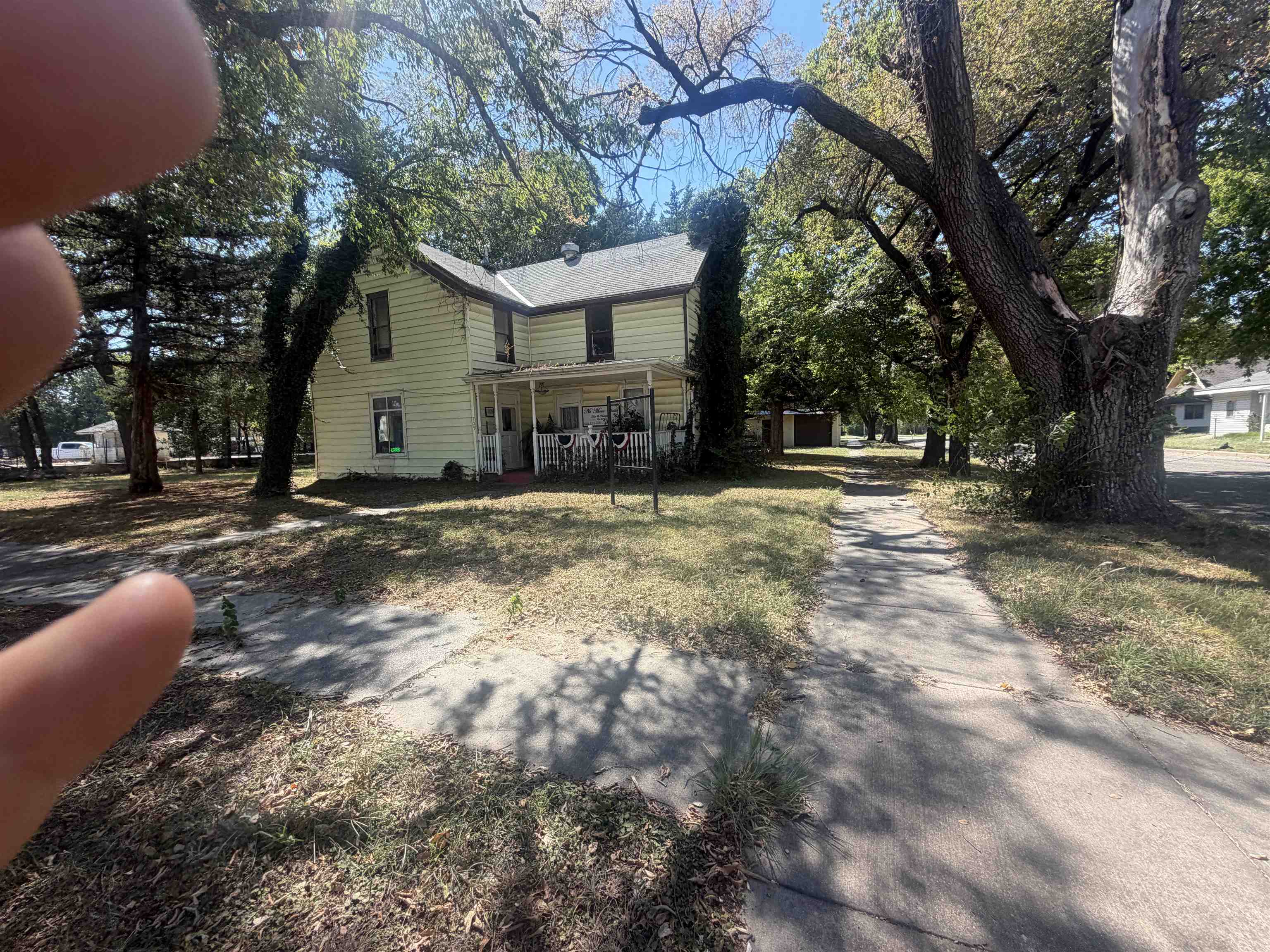 705 Manning Property Photo 4