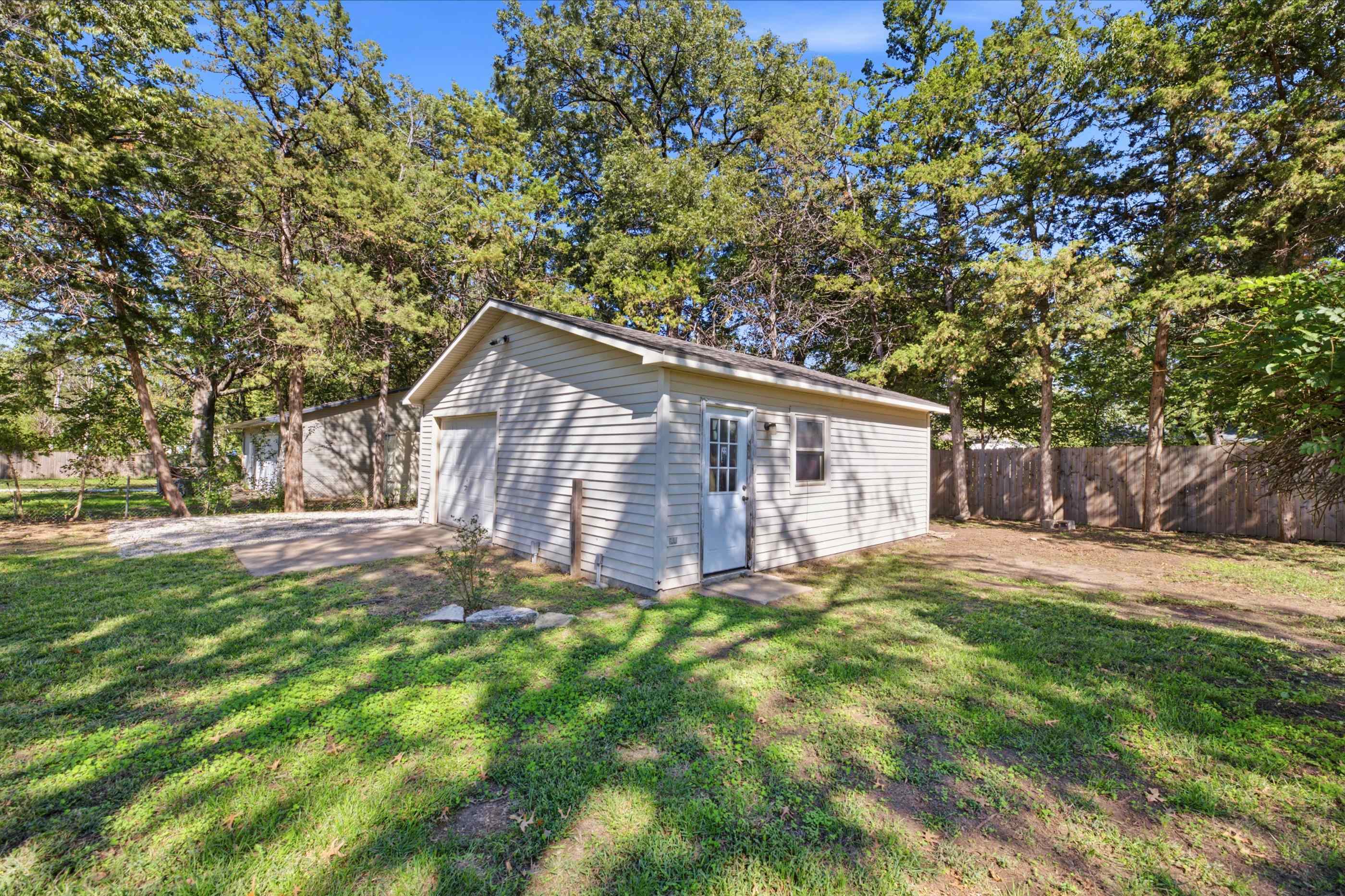 1236 N Gow Ave Property Photo 31