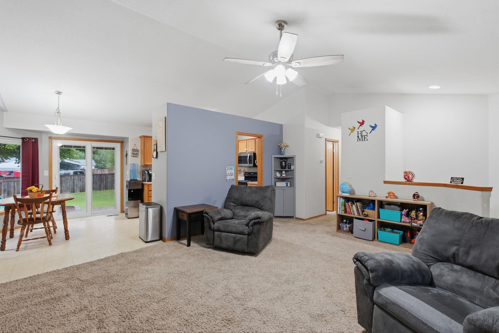 1514 E Mona St Property Photo 13