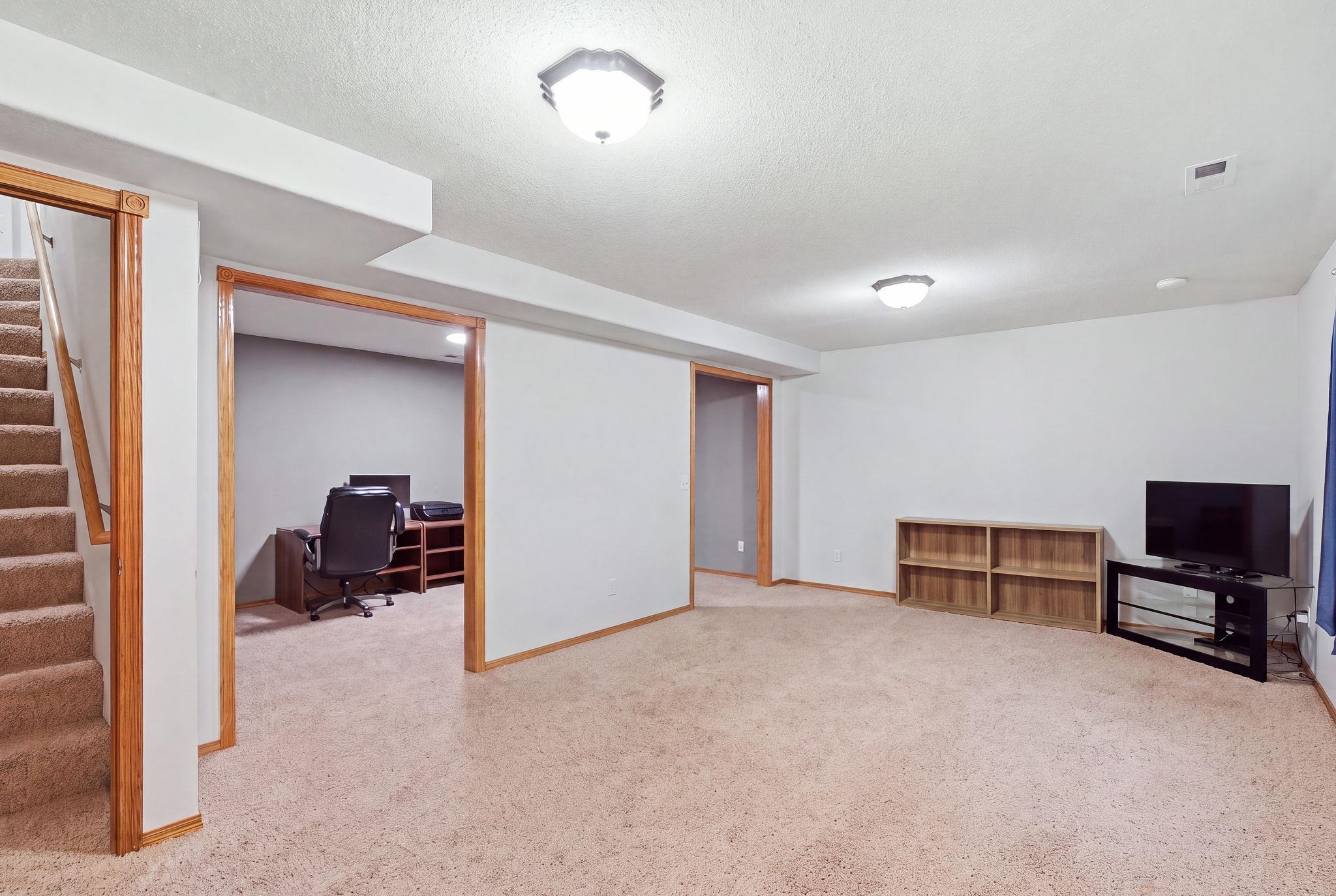 1514 E Mona St Property Photo 19