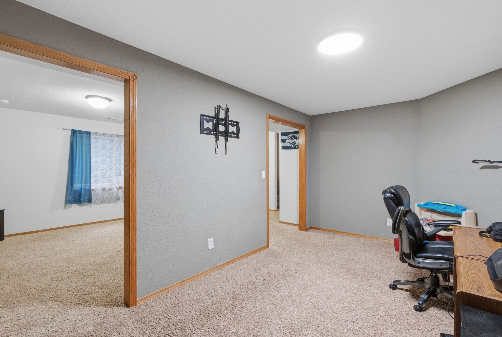 1514 E Mona St Property Photo 21
