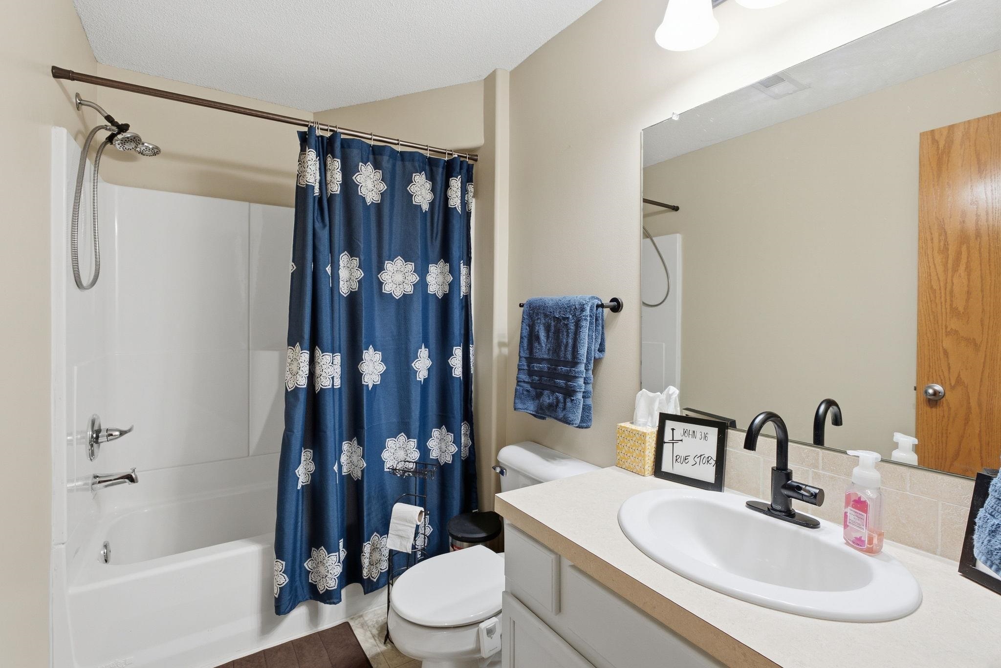 1514 E Mona St Property Photo 25