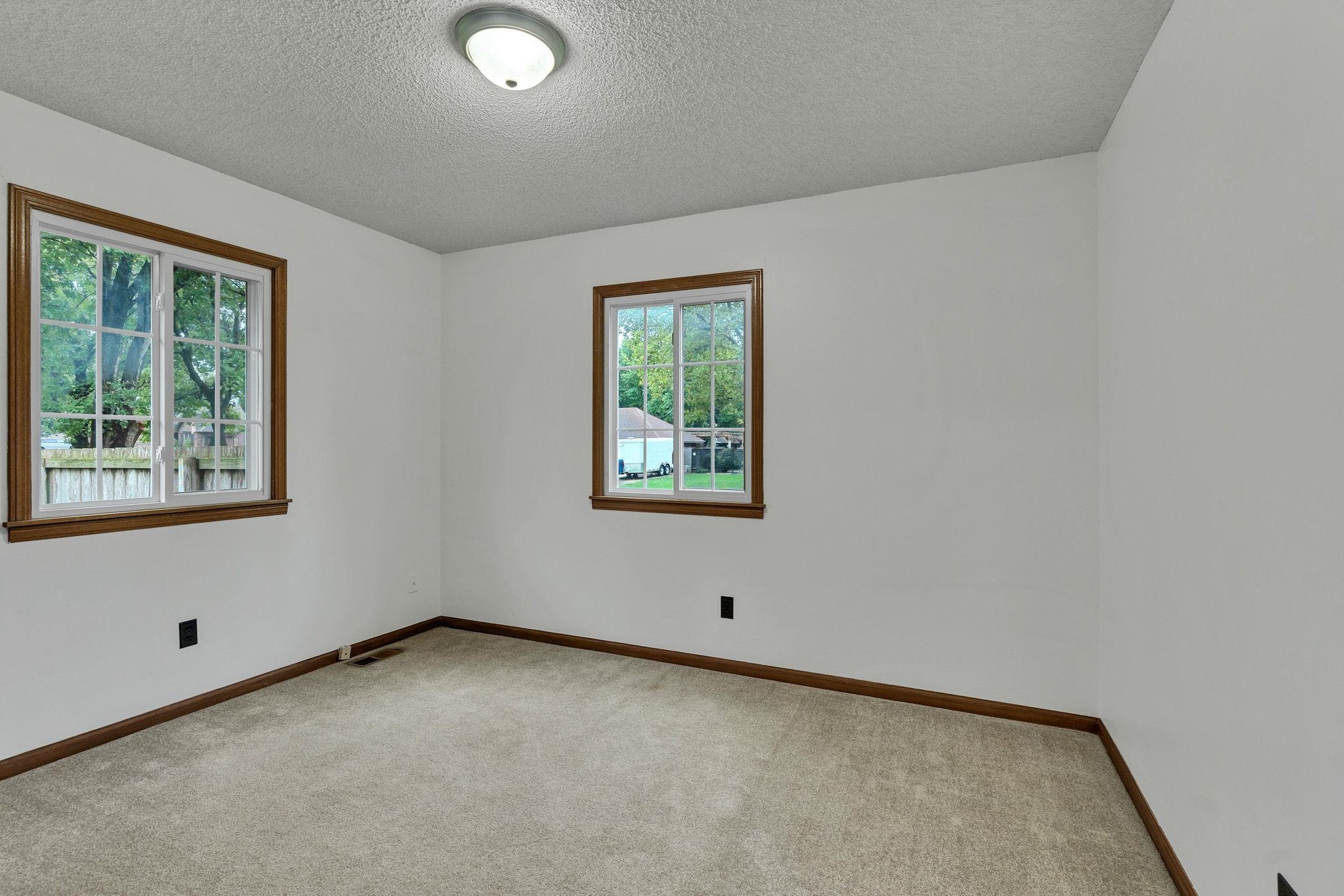 830 N Briarwood Rd Property Photo 26