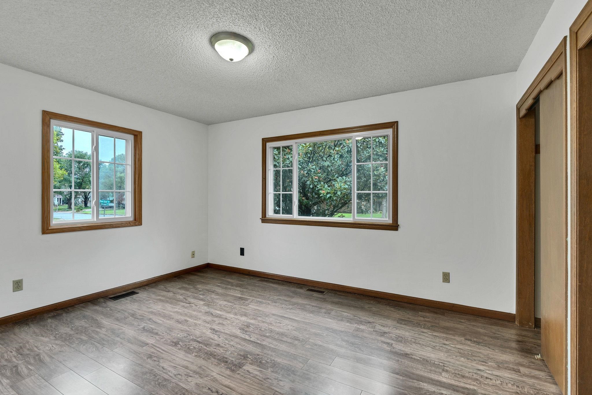 830 N Briarwood Rd Property Photo 27