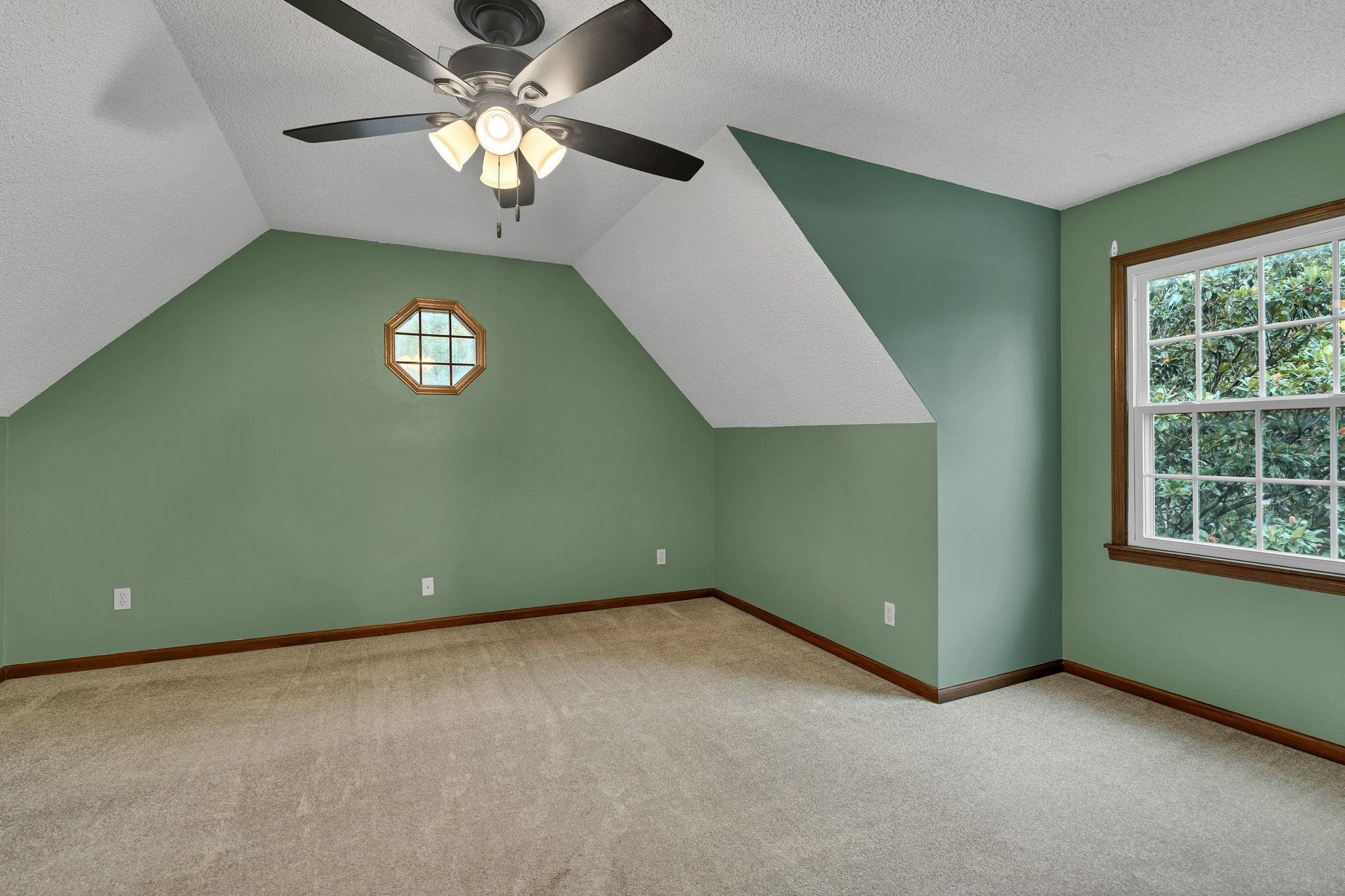 830 N Briarwood Rd Property Photo 29