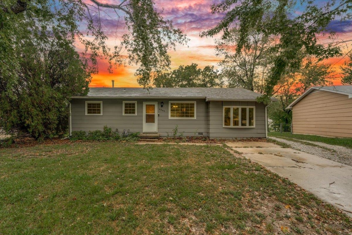 6345 N Tarrytown St. Property Photo 1
