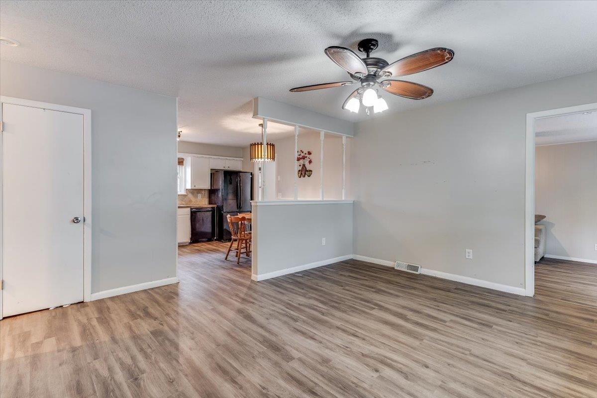 6345 N Tarrytown St. Property Photo 6