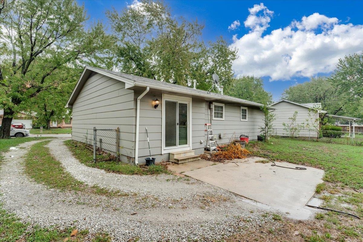 6345 N Tarrytown St. Property Photo 32