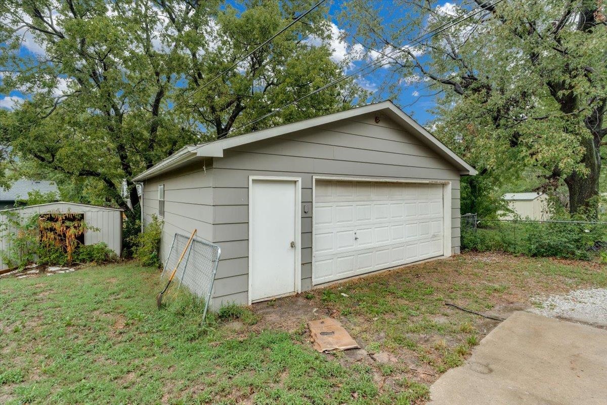 6345 N Tarrytown St. Property Photo 35