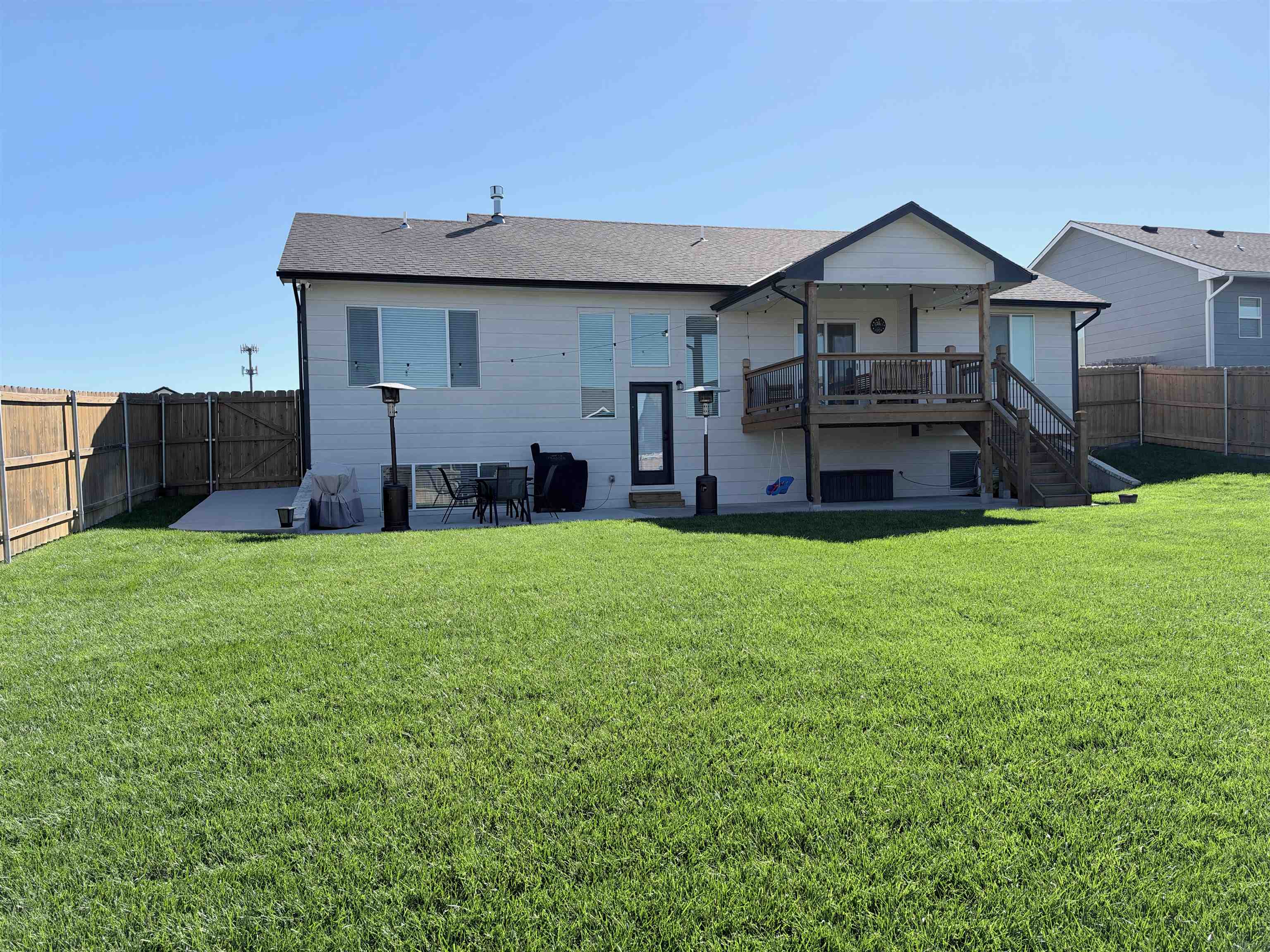 2311 S Chateau St Property Photo 31