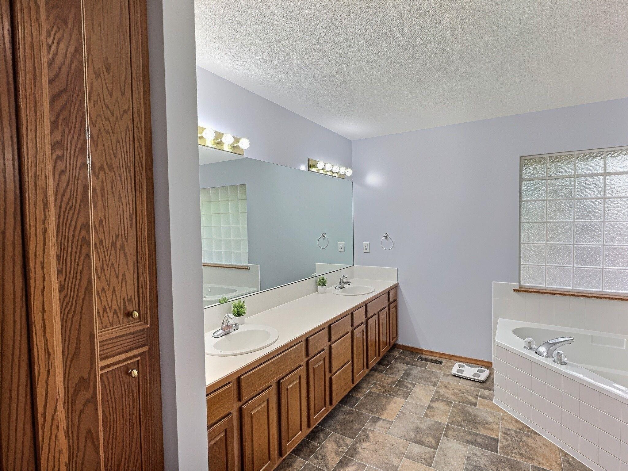 203 W Sandhill Property Photo 14