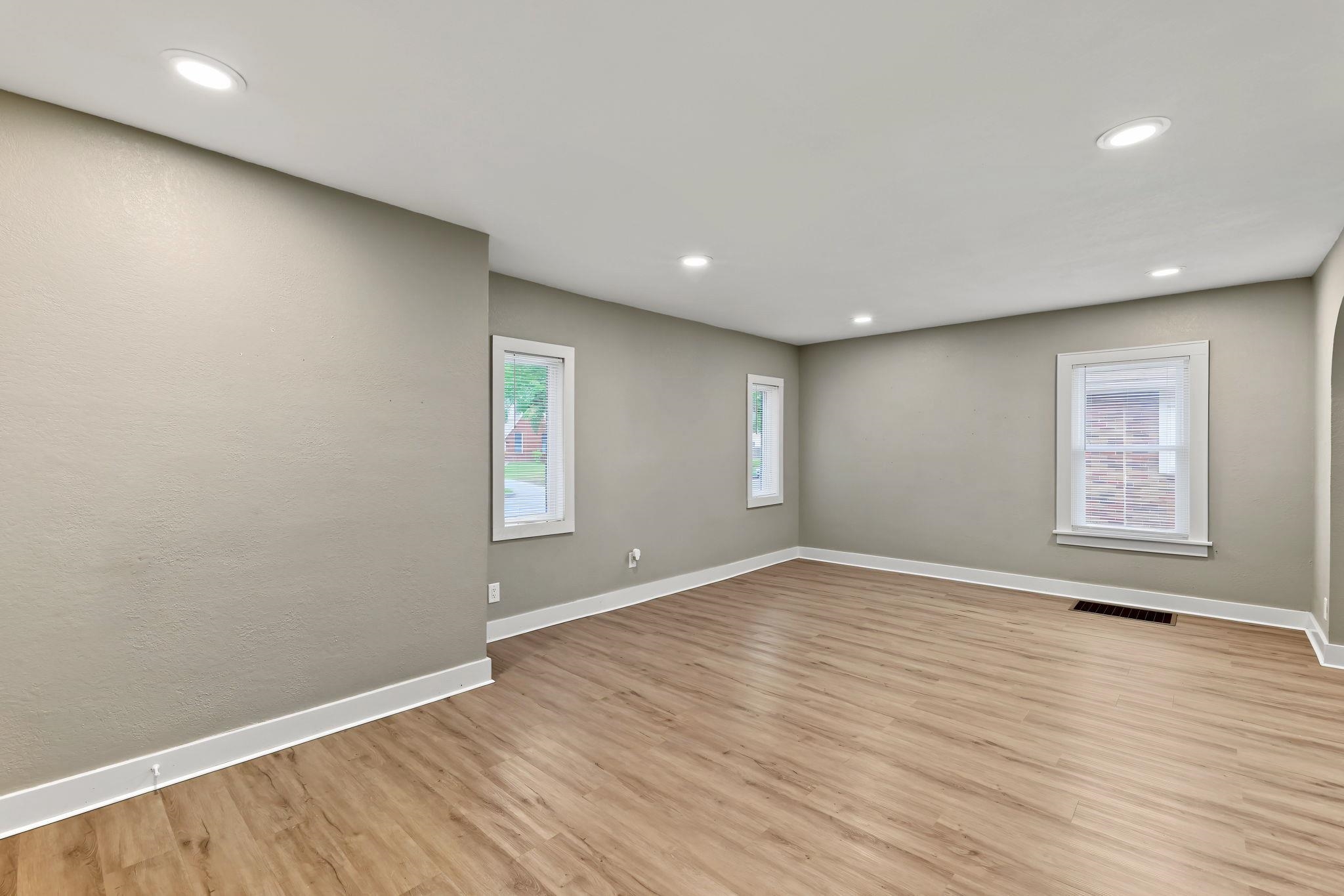 424 N Dellrose Ave Property Photo 6