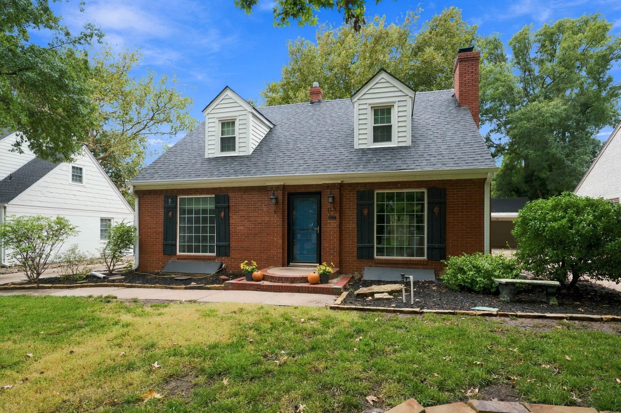 115 N Ridgewood Drive Property Photo 1