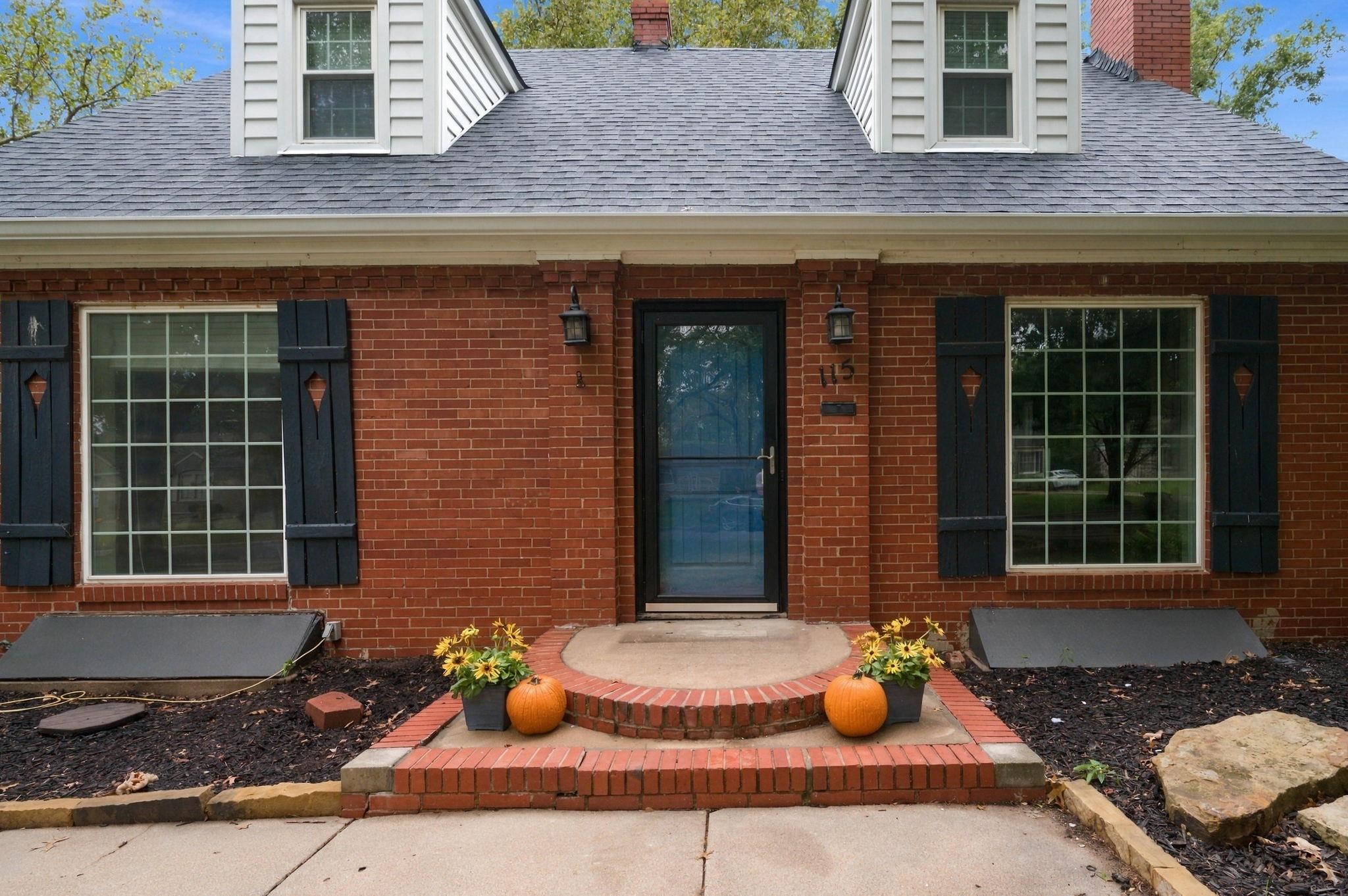 115 N Ridgewood Drive Property Photo 4