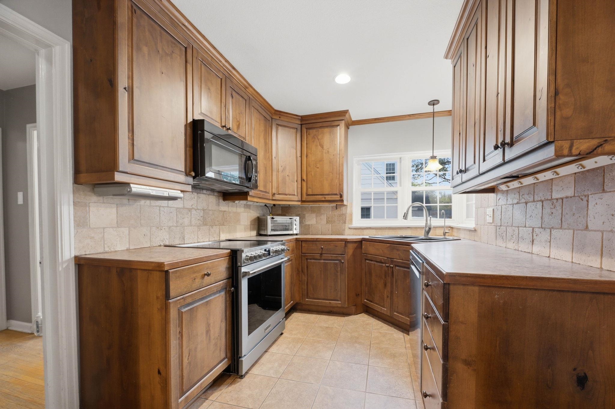 115 N Ridgewood Drive Property Photo 15