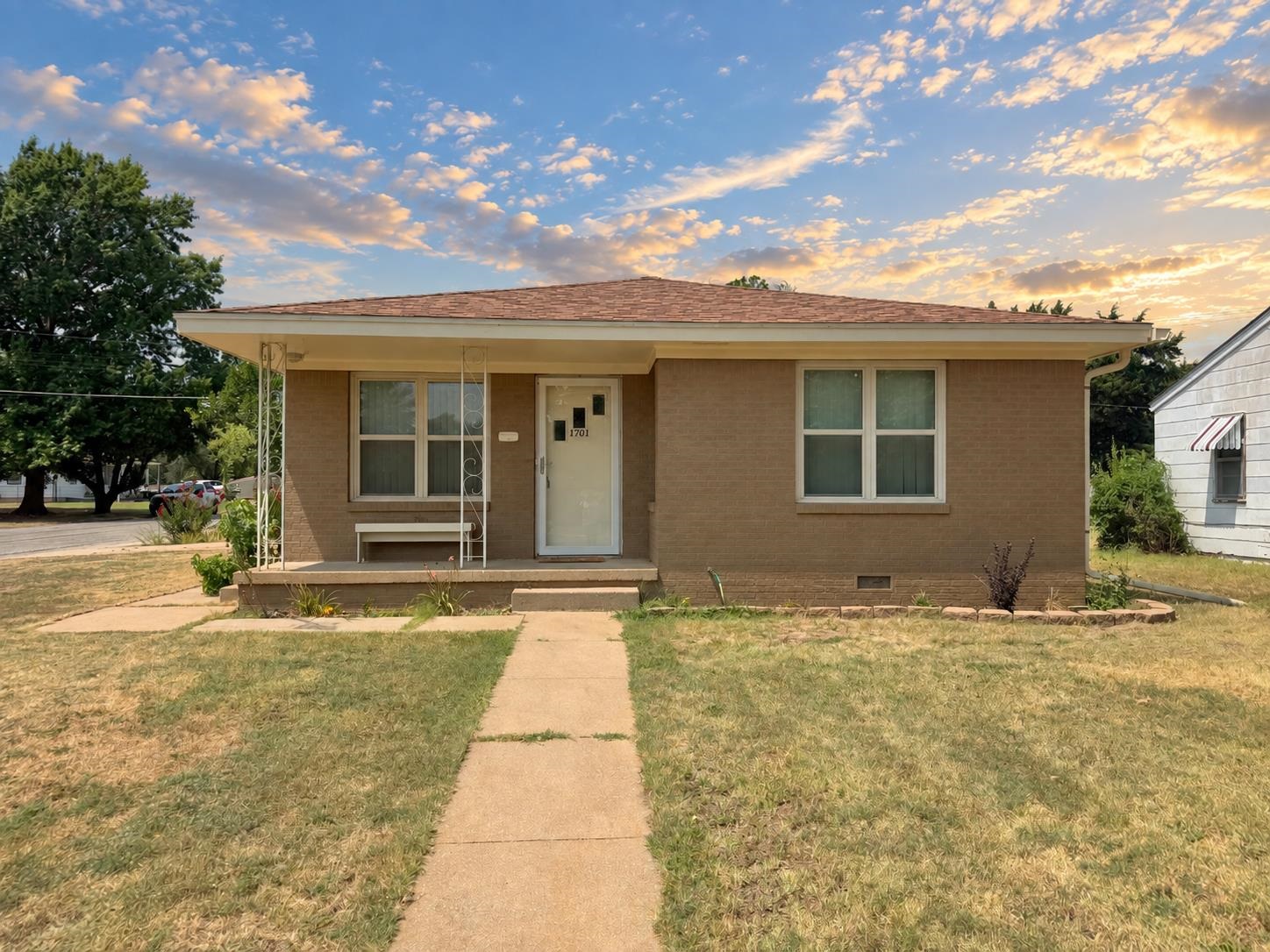 1701 N Main Property Photo 1