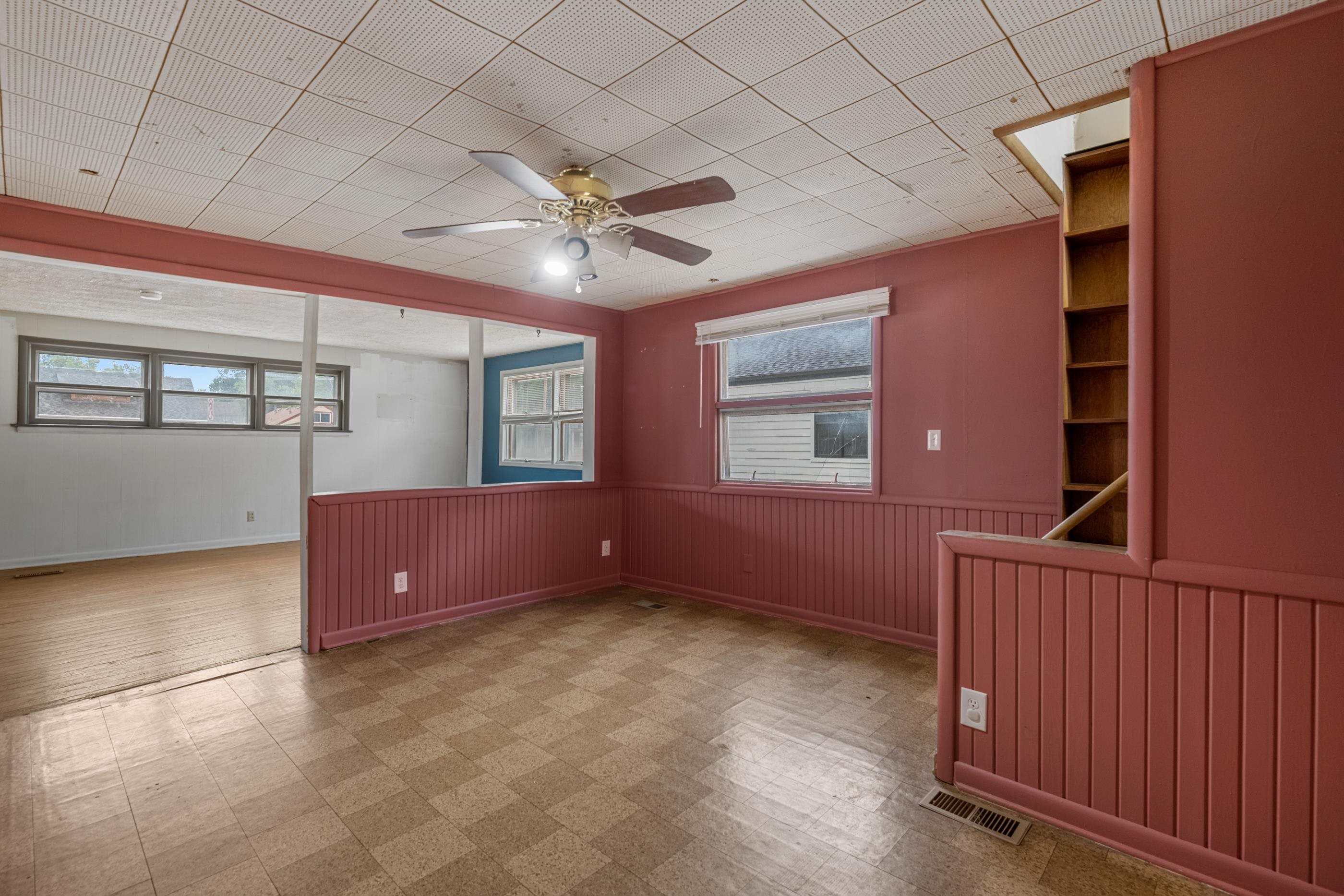 227 E Main St Property Photo 9