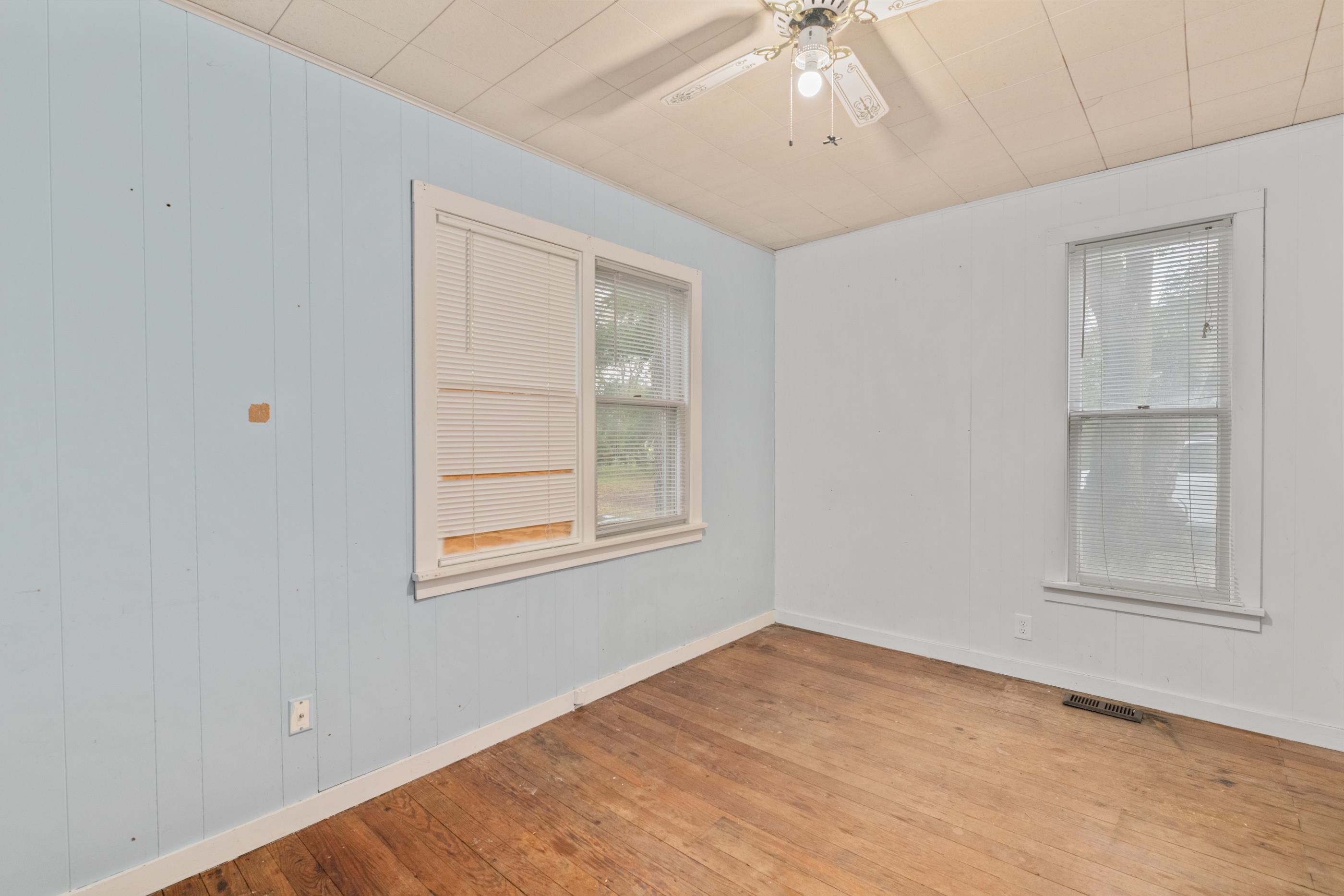 227 E Main St Property Photo 20