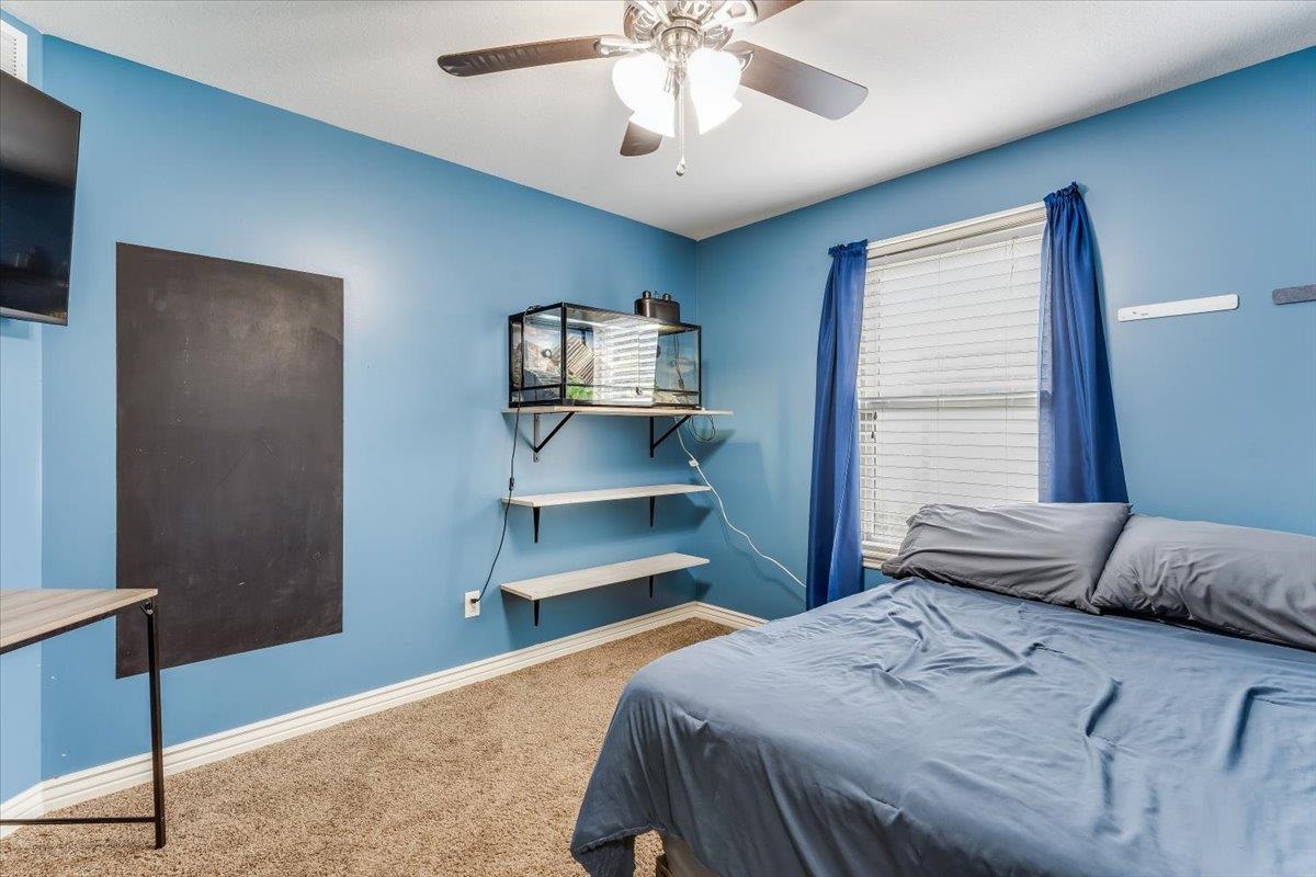 705 Charles Property Photo 16