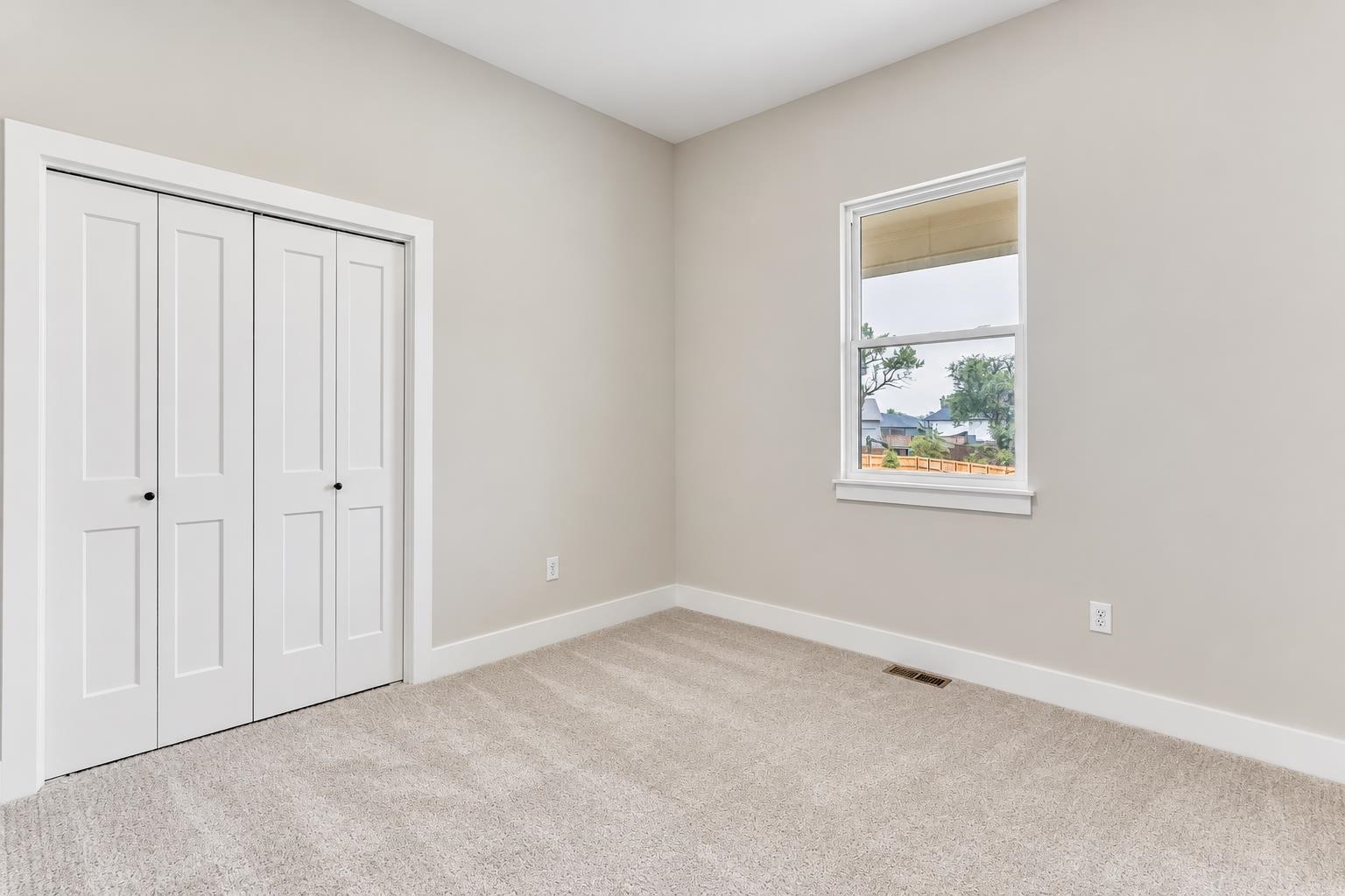 5754 N Edwards St. Property Photo 23