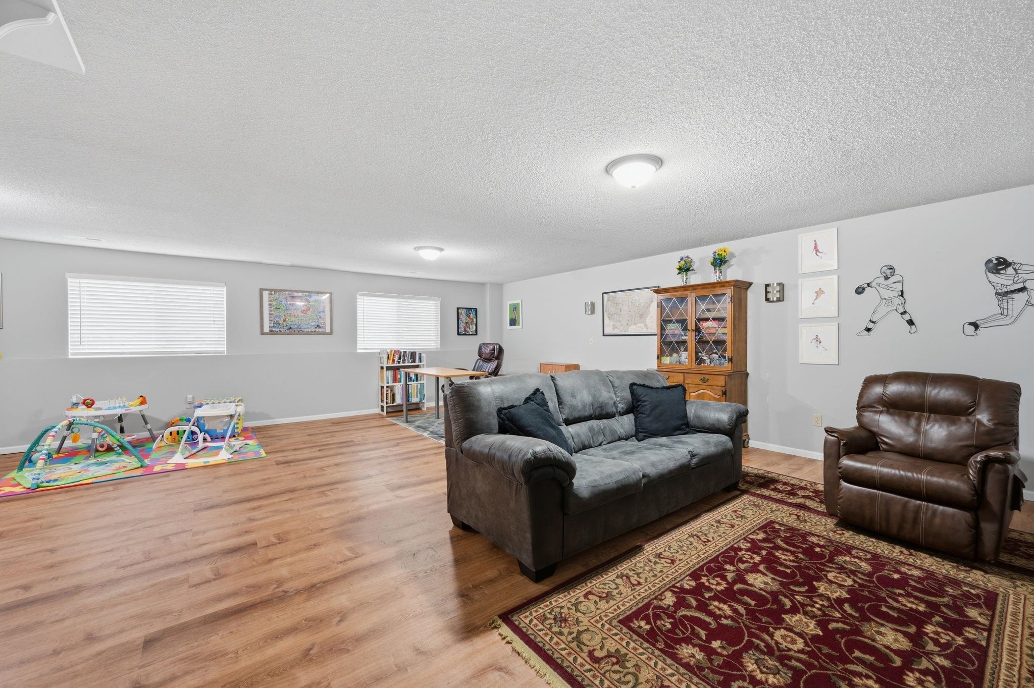 6910 N Wendell Ct Property Photo 24