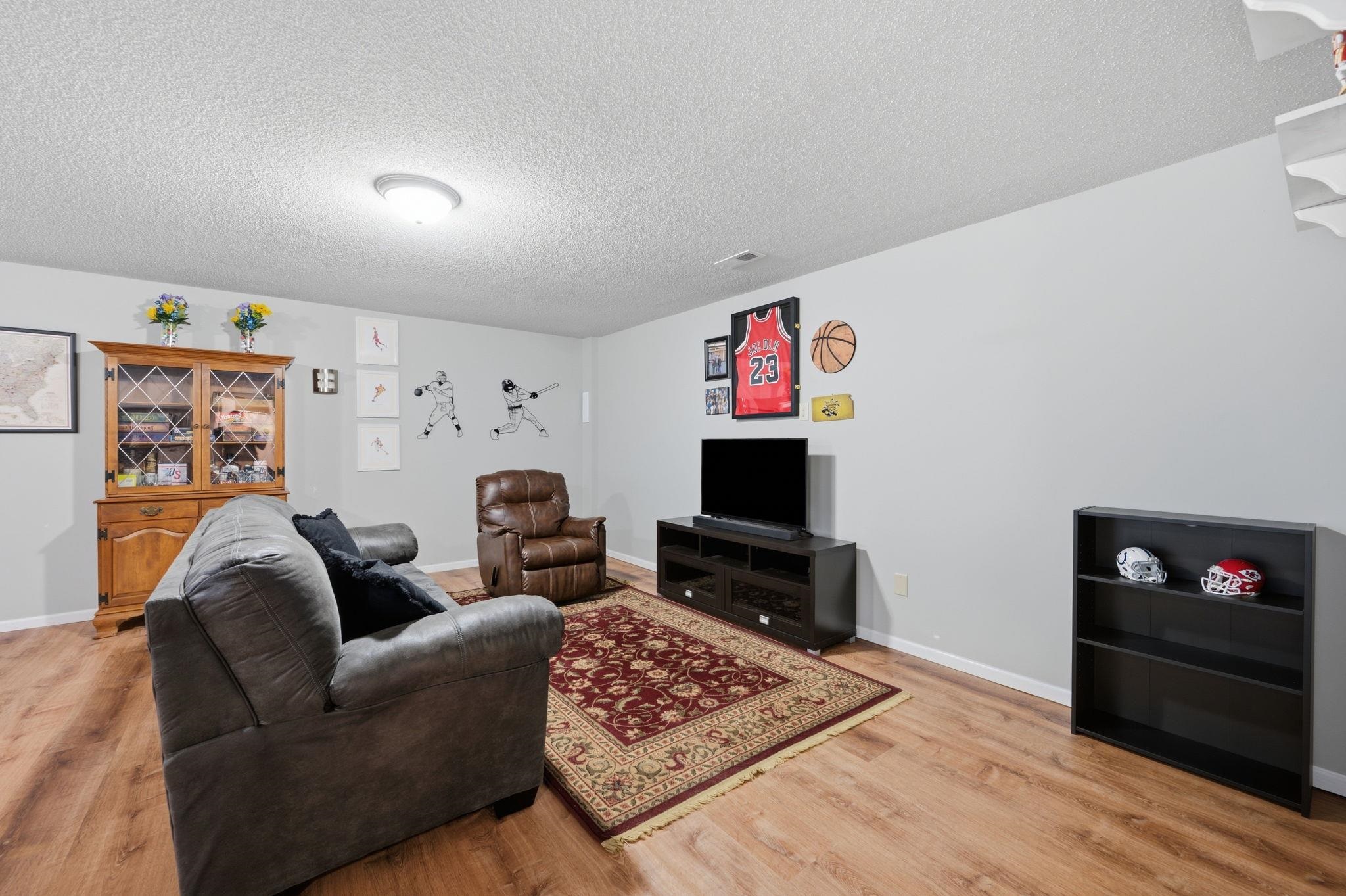 6910 N Wendell Ct Property Photo 25