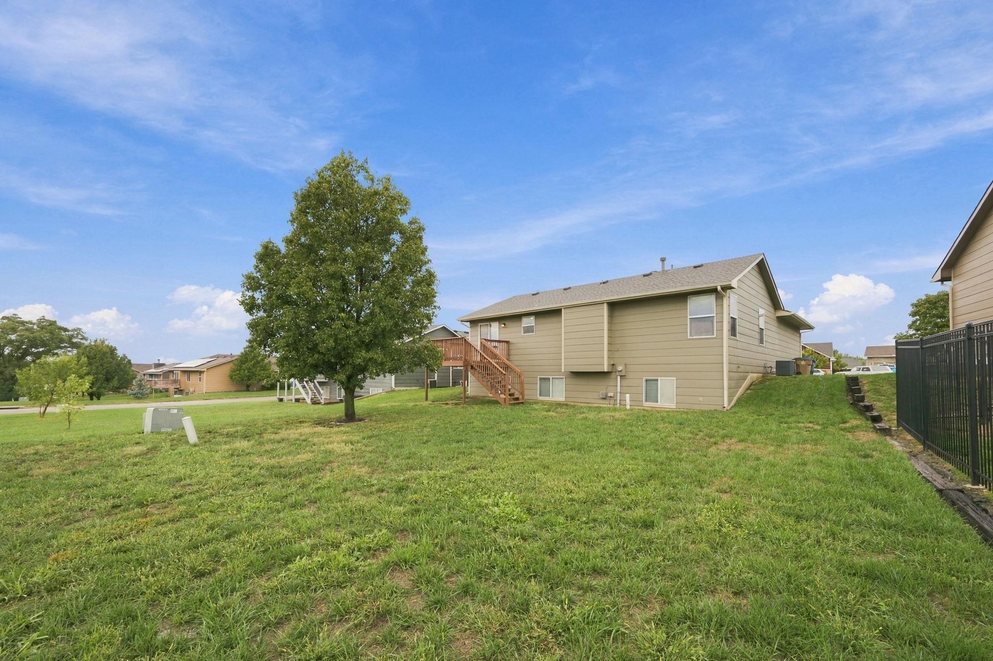 6910 N Wendell Ct Property Photo 32