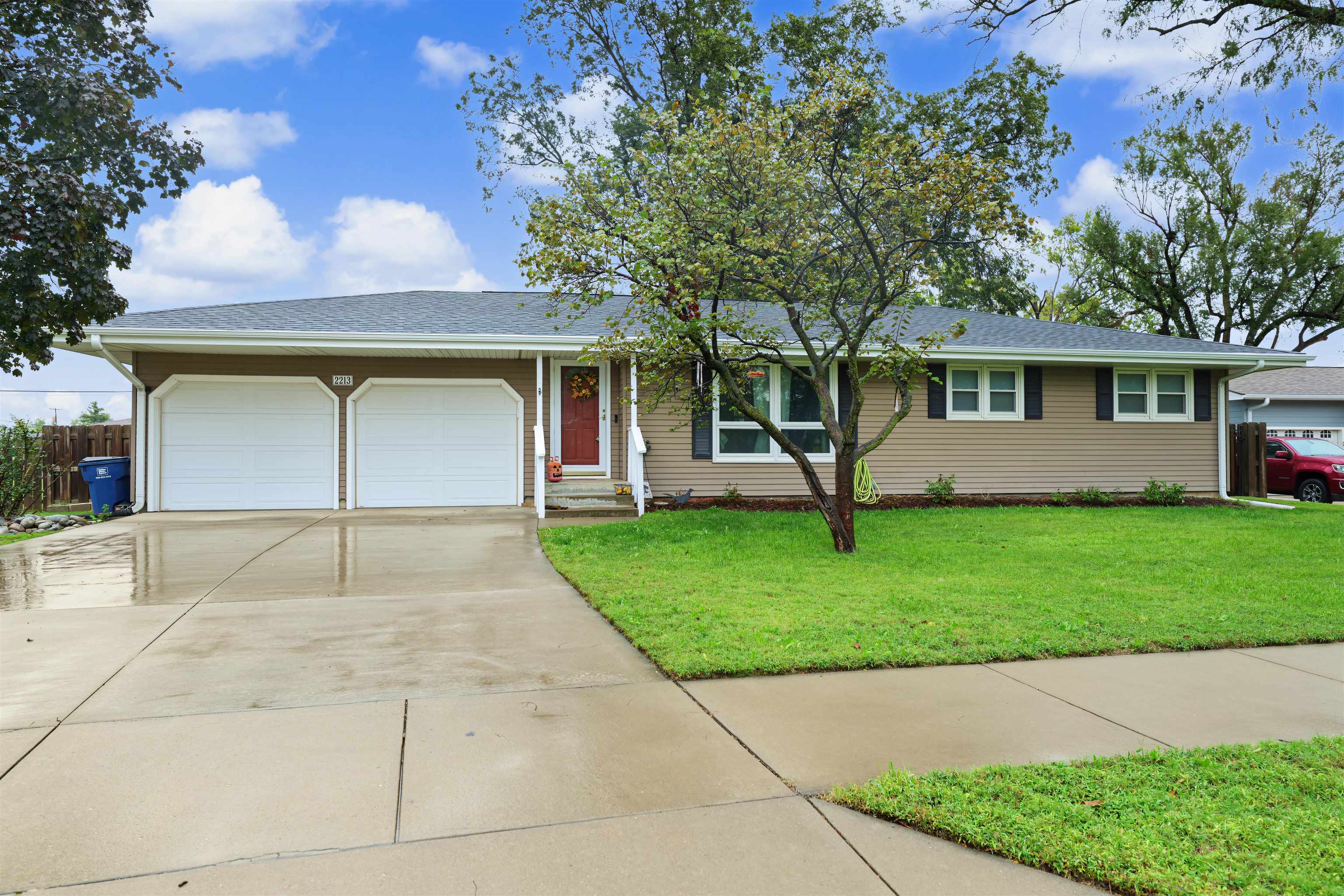 2213 Mayfair Dr. Property Photo 1