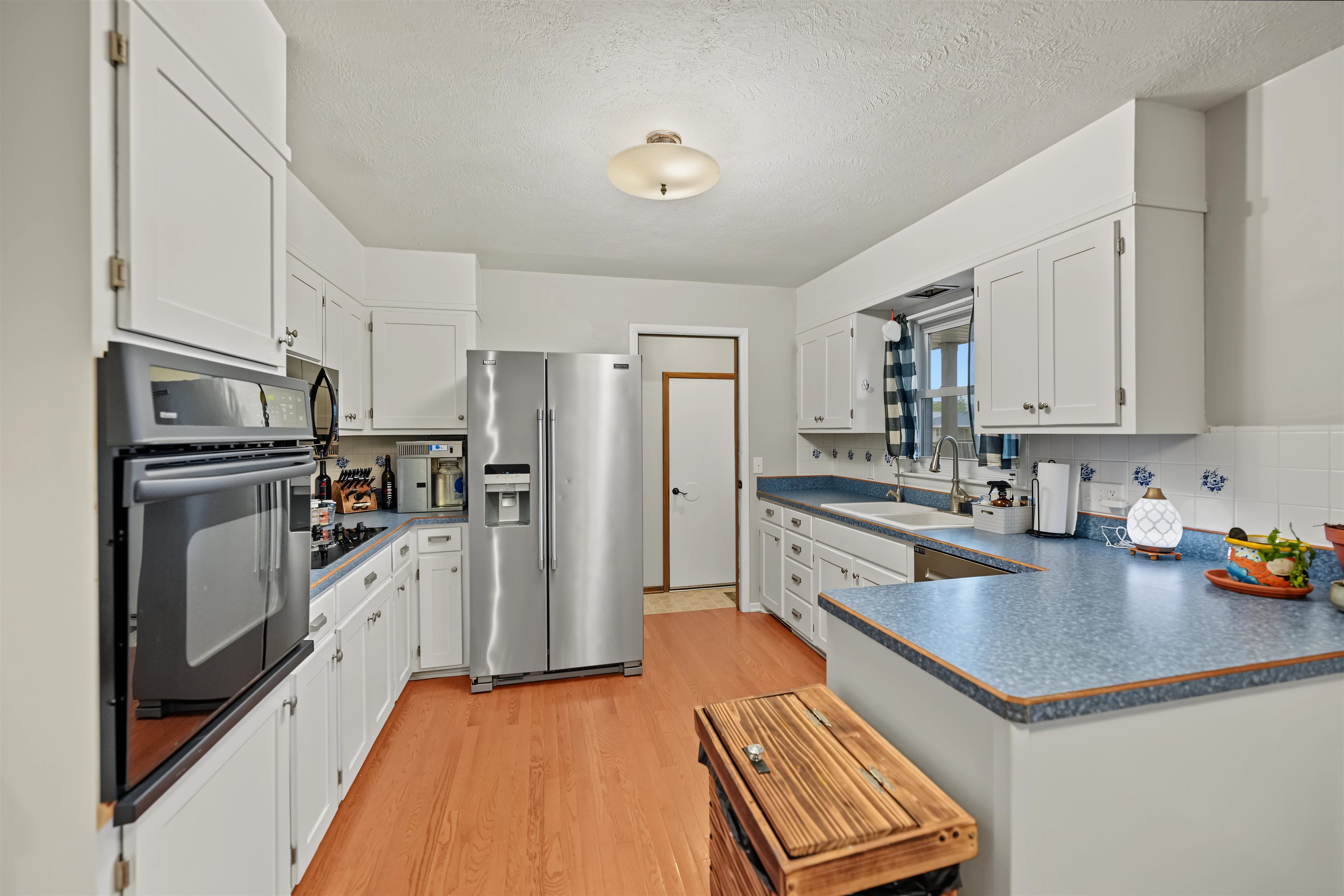 2213 Mayfair Dr. Property Photo 8
