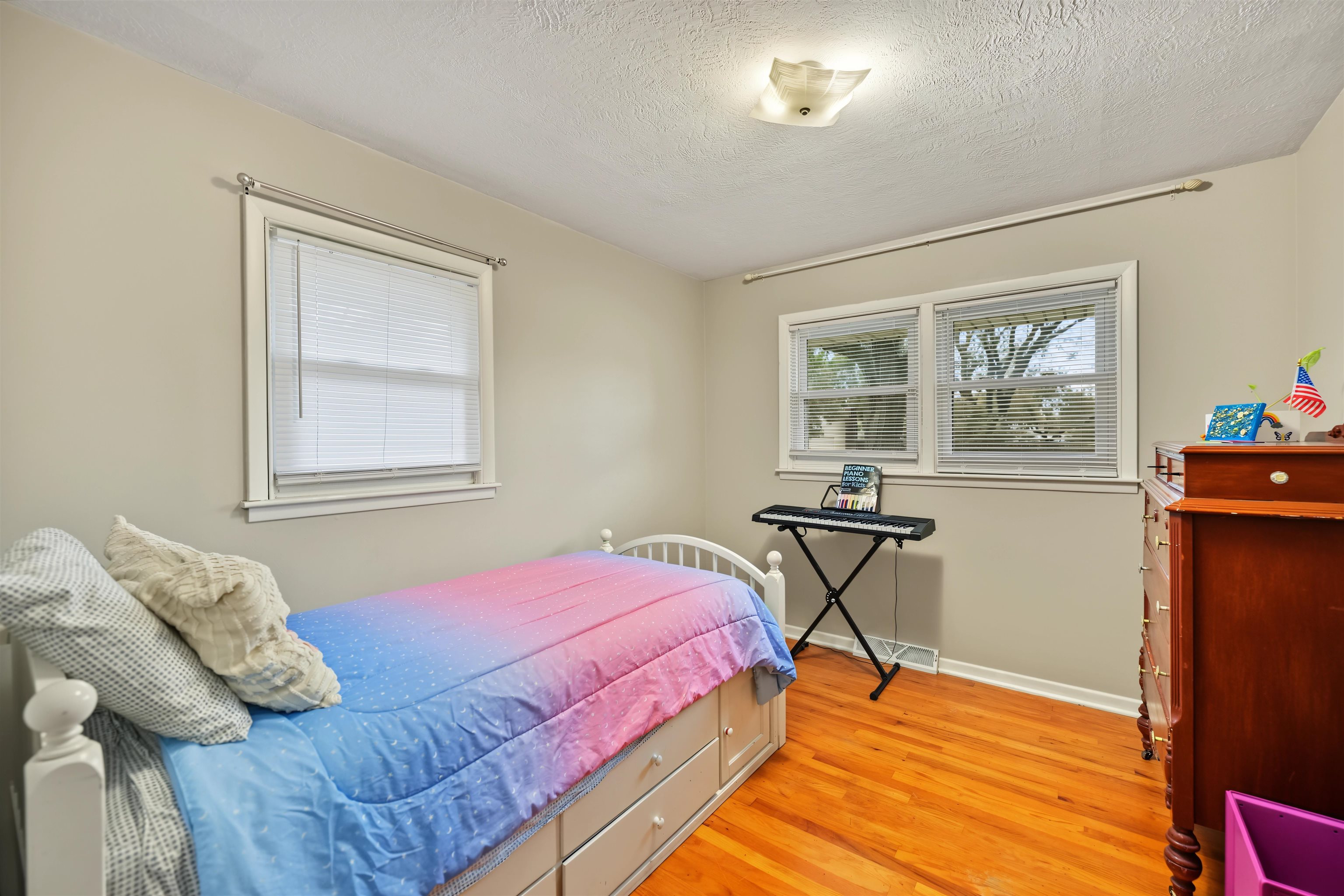 2213 Mayfair Dr. Property Photo 12