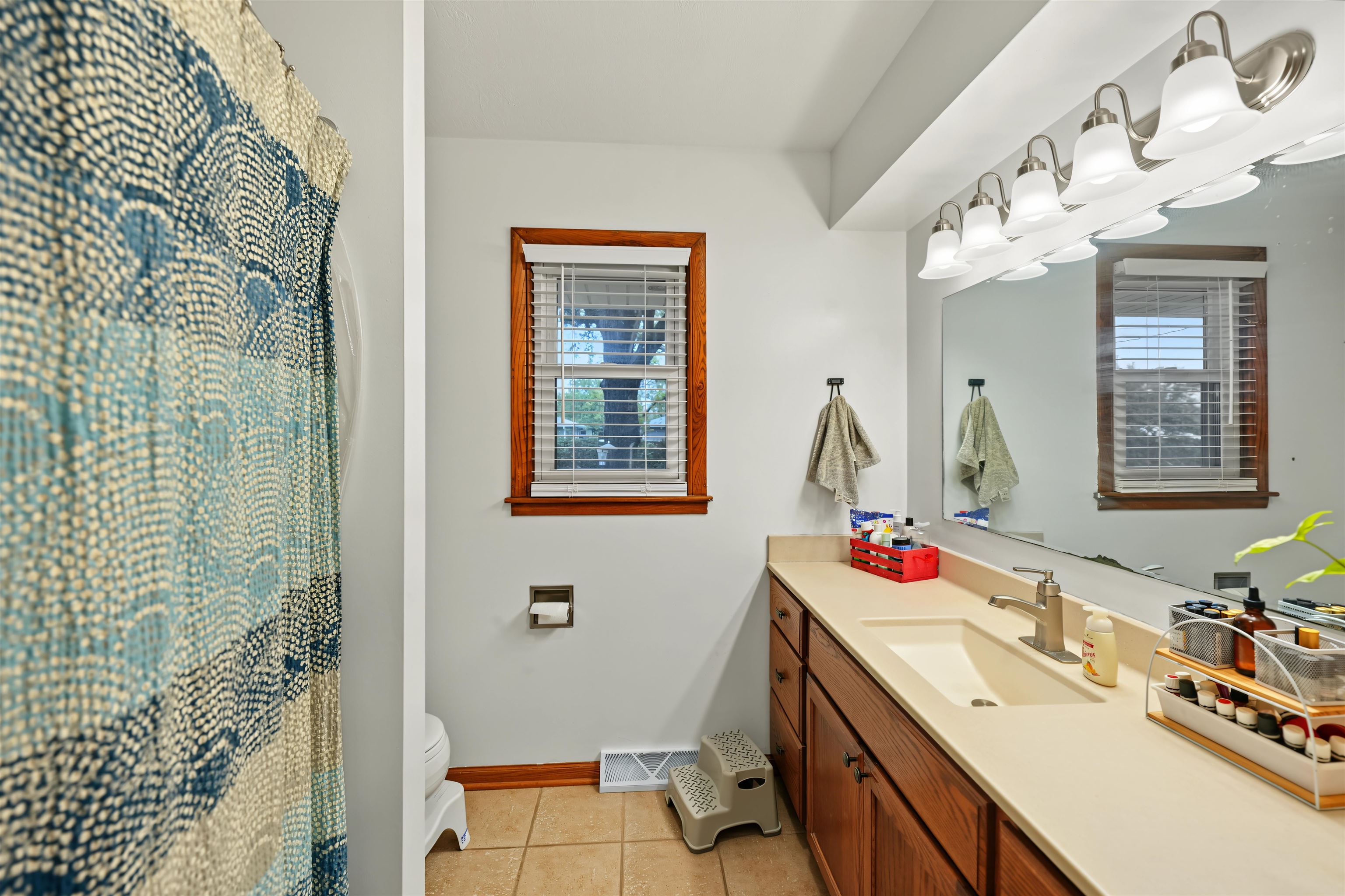 2213 Mayfair Dr. Property Photo 14